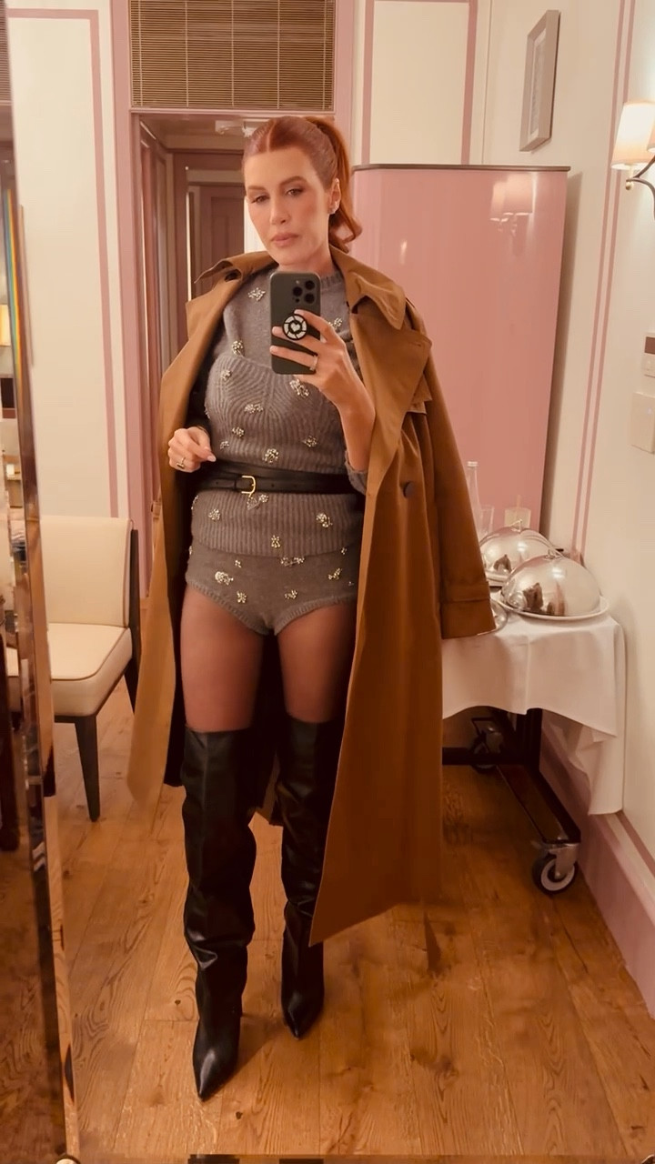 The full look with the trench. Very YSL, but also very @Zara.