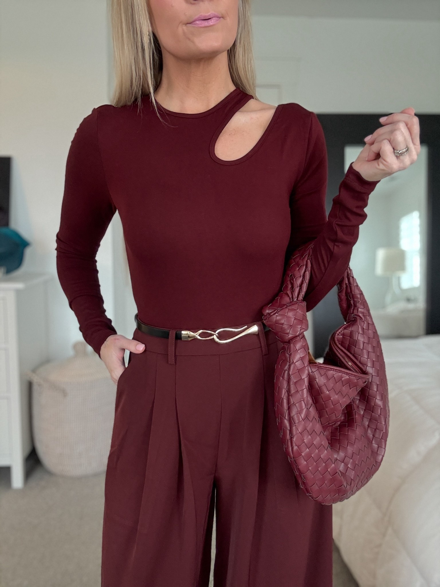 RESTOCKED: Fav bodysuit and pamts (belt included)! 😍

Use code interstatestyle_12 at checkout
