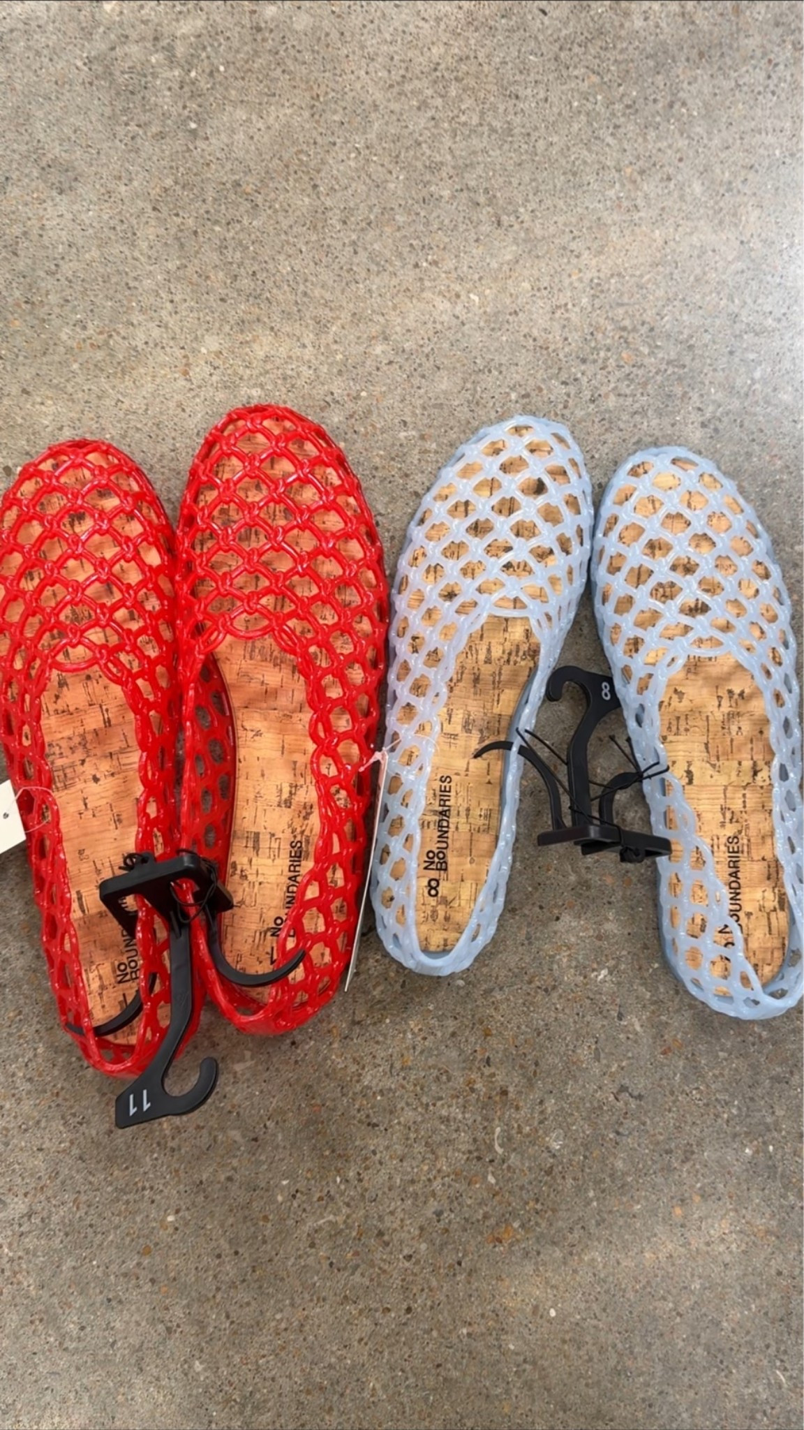 These jelly’s are SO CUTE AND COMFORTABLE!!! And the price is insane! No need to pay $$$$ when these are an option

#LTKSaleAlert #LTKgrwm #LTKootd
