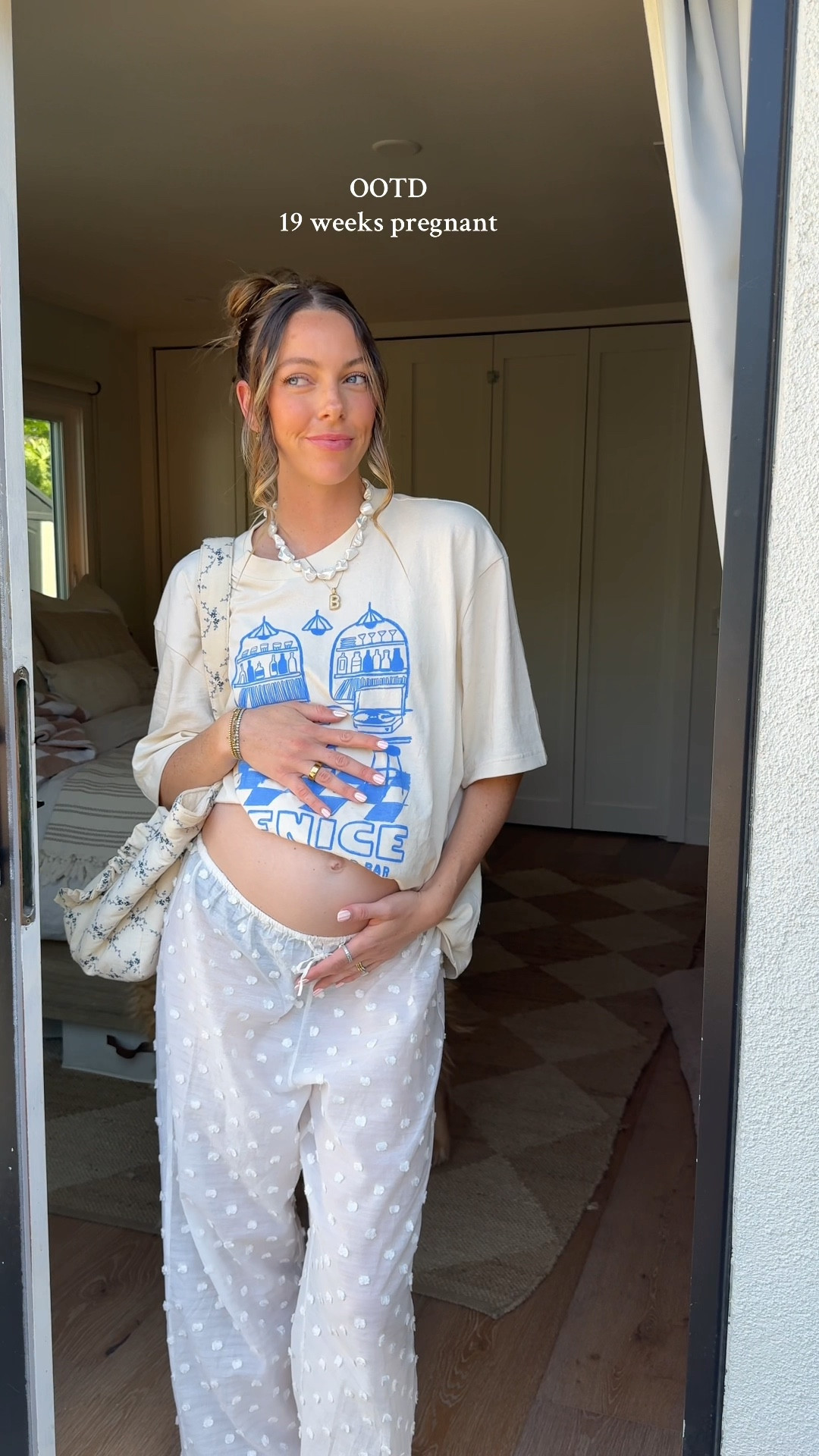 T-shirt is a Large, pants are small, tote is from sezane 