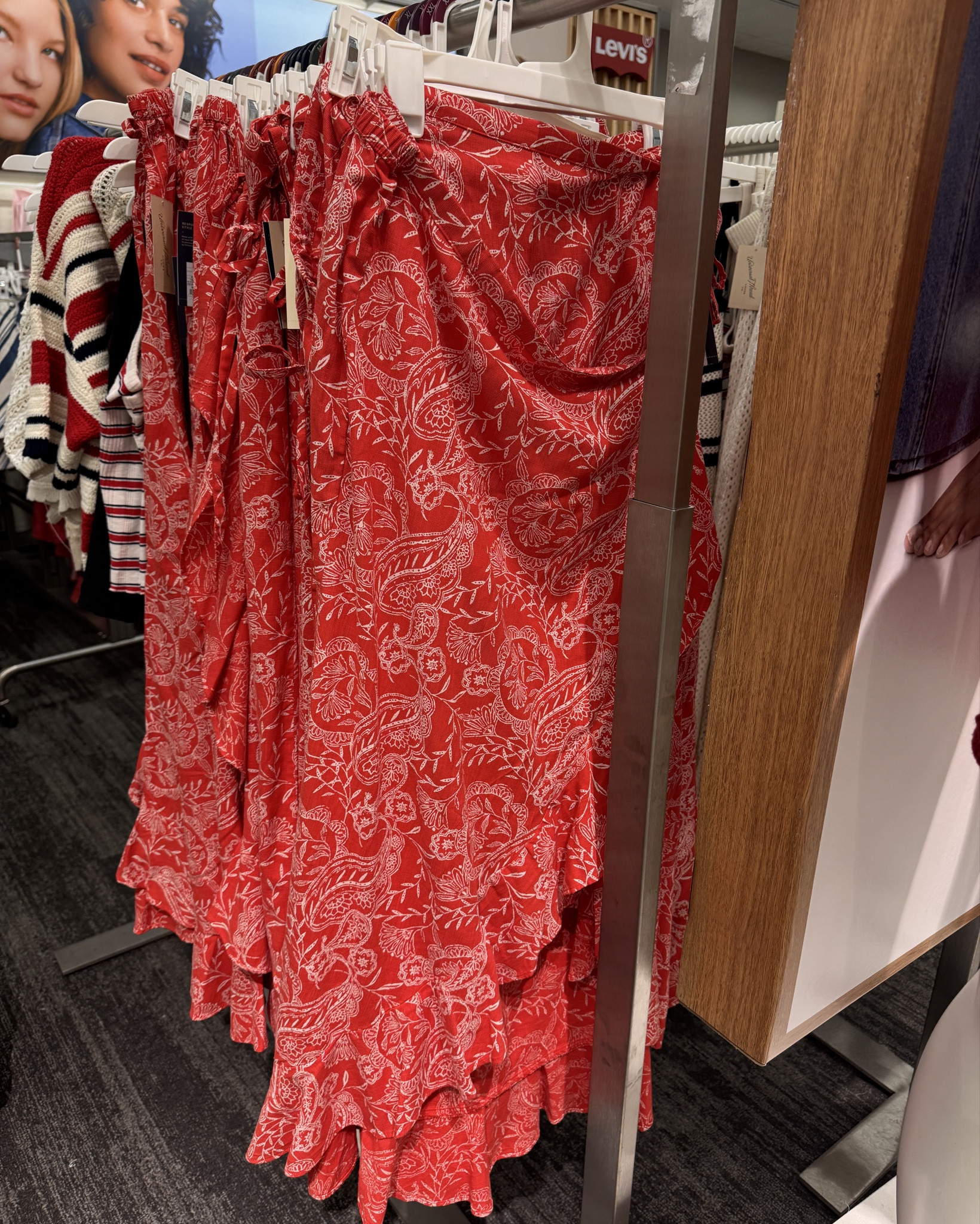 Red Paisley ruffle maxi wrap skirt & matching tote bag
Pairing this with a white tee, denim jacket and raffia sandals. Would also look great with western boots  


Western style
Country concert
Maxi skirt
Ruffle skirt


#LTKItBag #LTKWorkwear #LTKSummerEdit