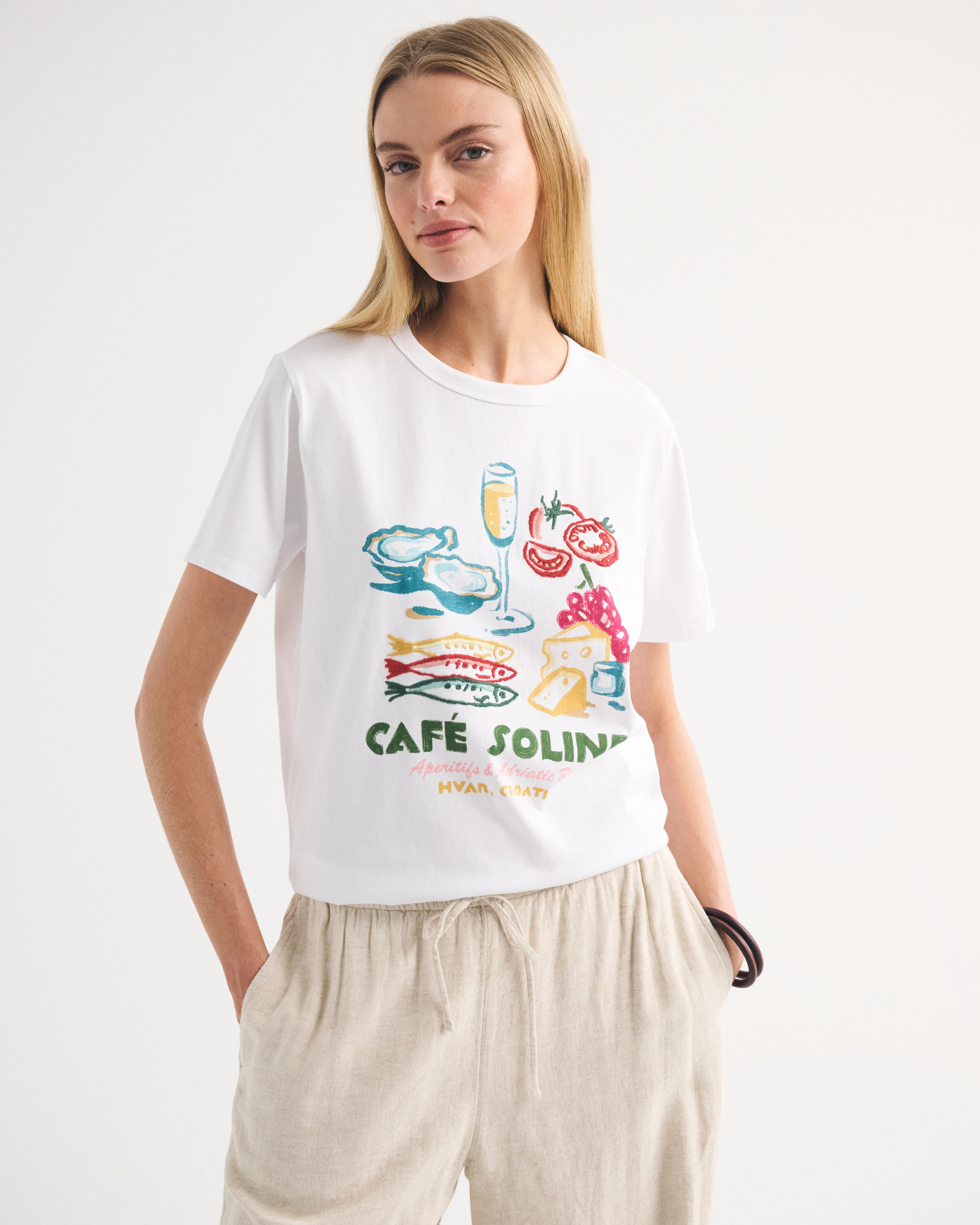 Café Graphic Boxy Tee | Abercrombie & Fitch (UK & DE)