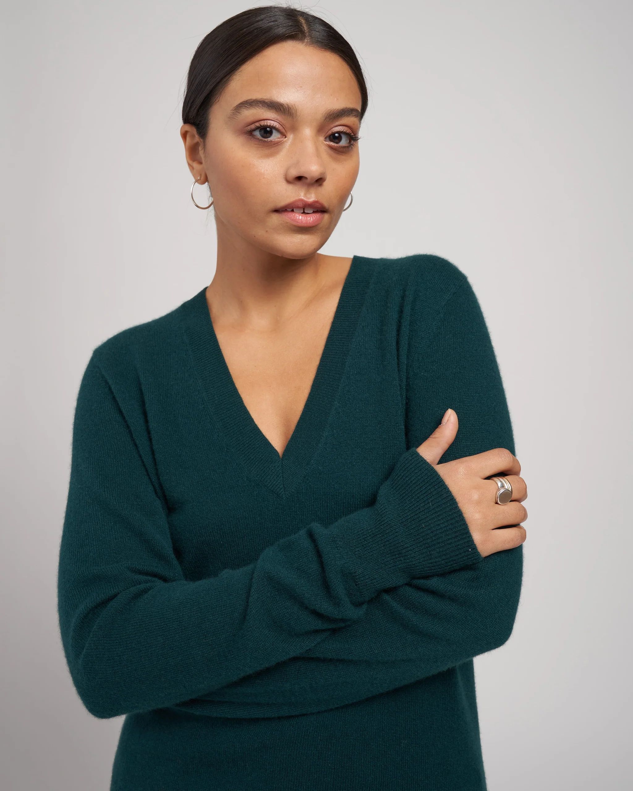 Essential Cashmere V - Forest Green | Universal Standard