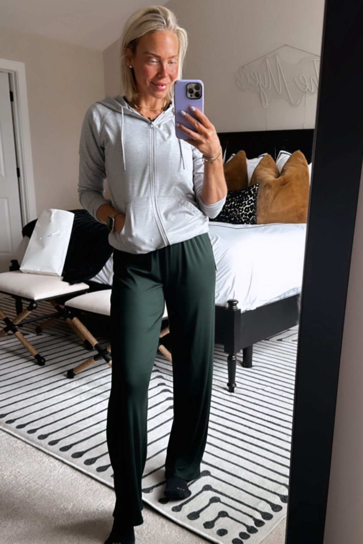 Hey ladies👋 Your man is going to want to snuggle you in these comfy clothes because they feel like literal butta! 🤌🤌🤌 i’ve linked both exact items which are item one and two. I got a small in the jacket and a small in the pants. These pants feel absolutely incredible. I’m getting them every single color.
Happy Friday sunshine!☀️ 
Xoxo, CeCe

#LTKfindsunder50 #LTKSeasonal #LTKActive