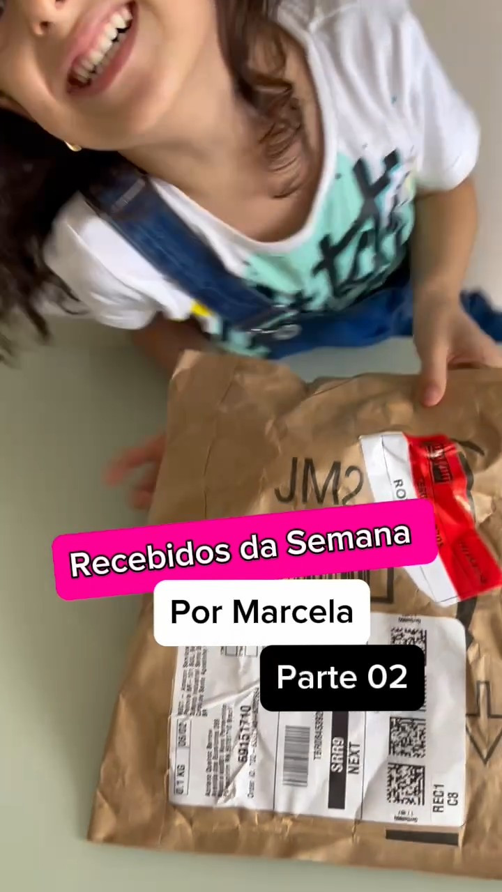 E mais um pouquinho da alegria da Marcelinha abrindo os pacotes (mesmo quando não são pra ela). Quem se identifica e adora abrir encomendas?Ahh e esse mouse é maravilhoso. Eu não vivo sem, nunca nem toco nesse mouse do teclado do notebook 😍

#LTKbrasil #LTKhome