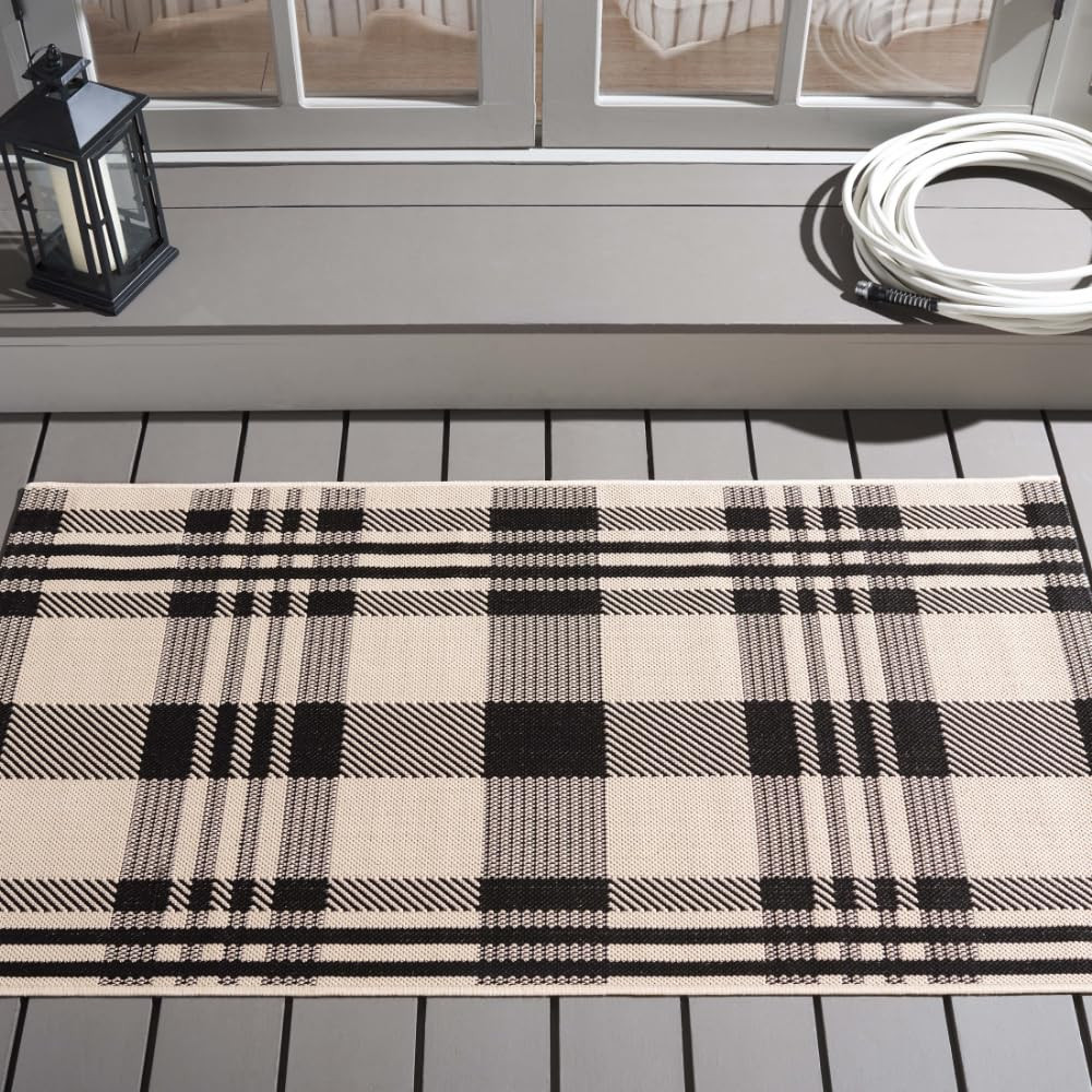 Safavieh Courtyard Benjamin Indoor/Outdoor Area Rug | Amazon (US)