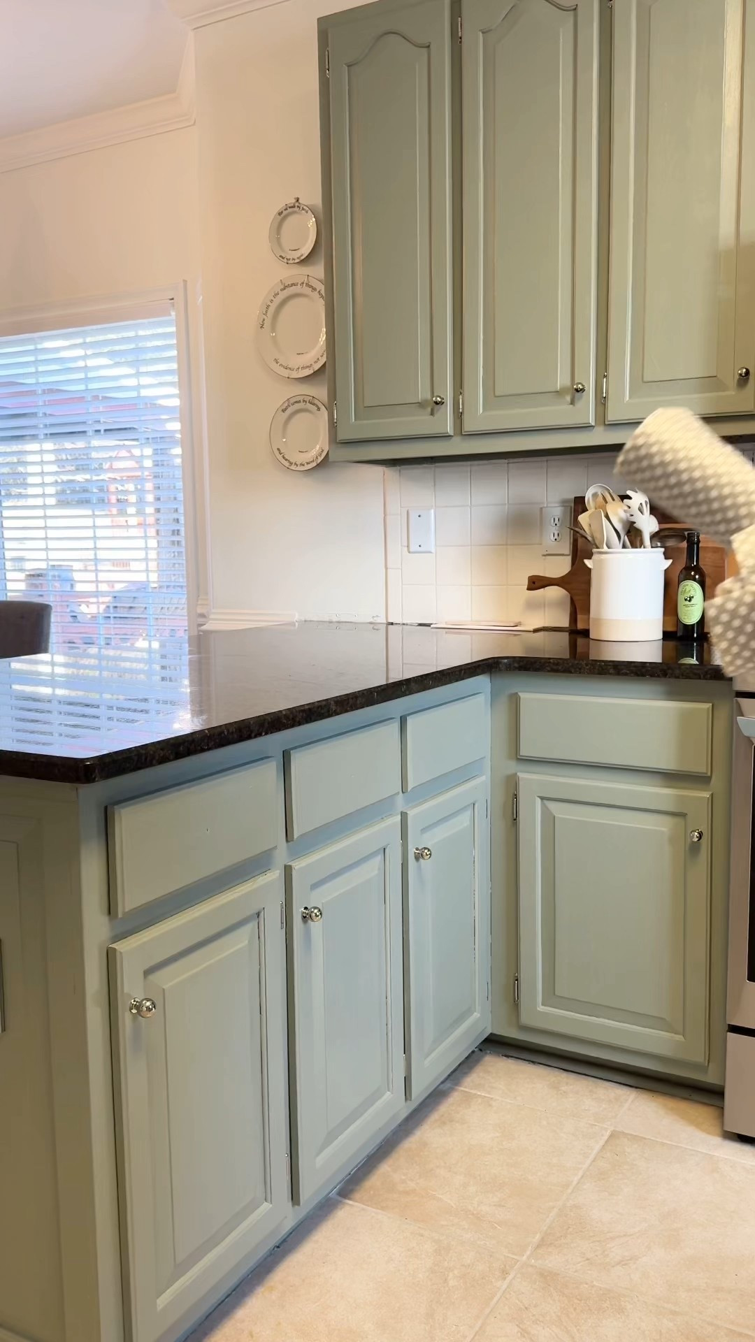 Kitchen organization: Adding drawer liners 

#LTKmomlife #LTKHome #LTKdayinmylife