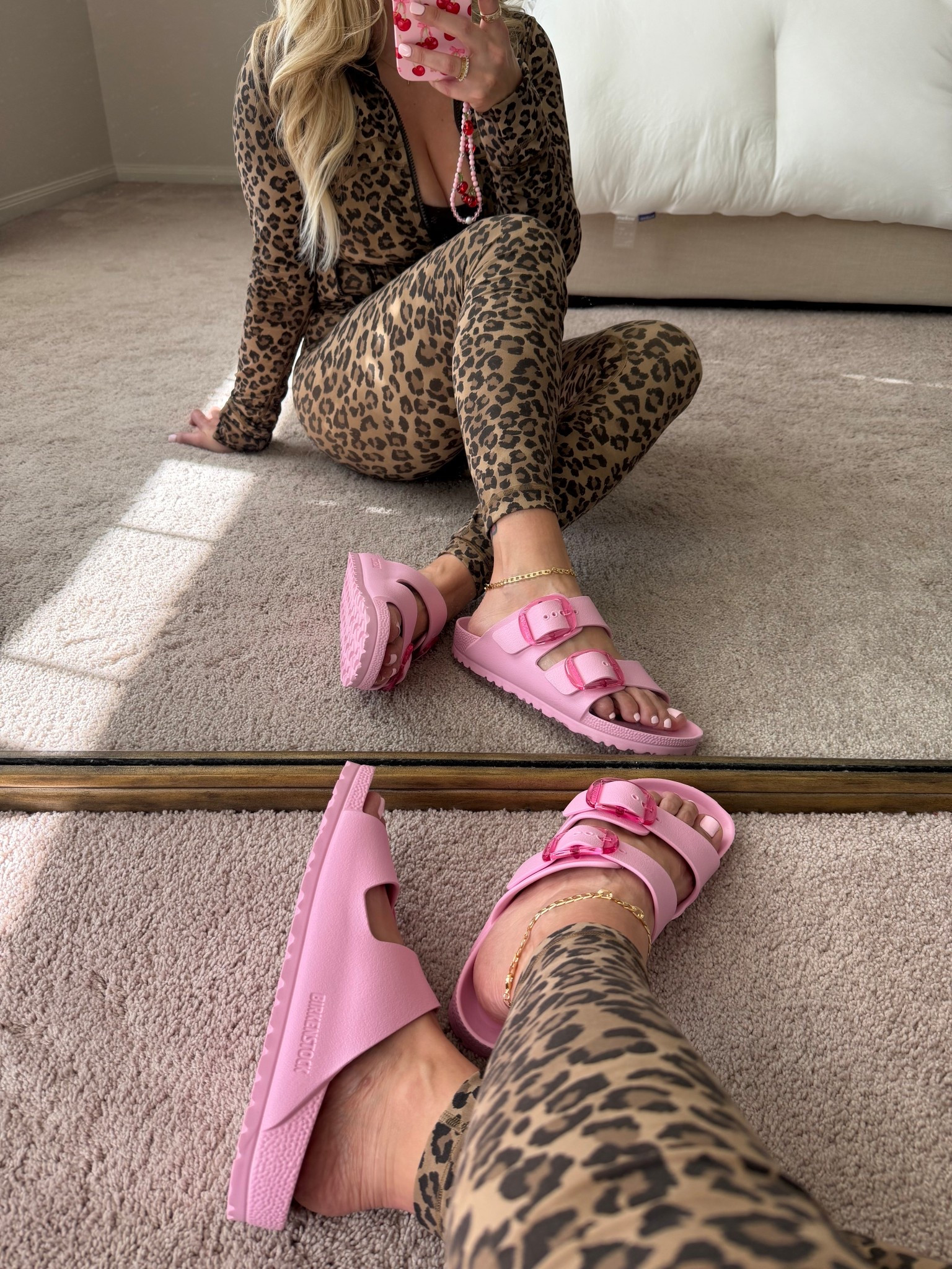 OOTD 
Pink Birkenstocks tts
@lululemon leopard matching set 
Define jacket size 6
Align leggings size 4

#LTKootd