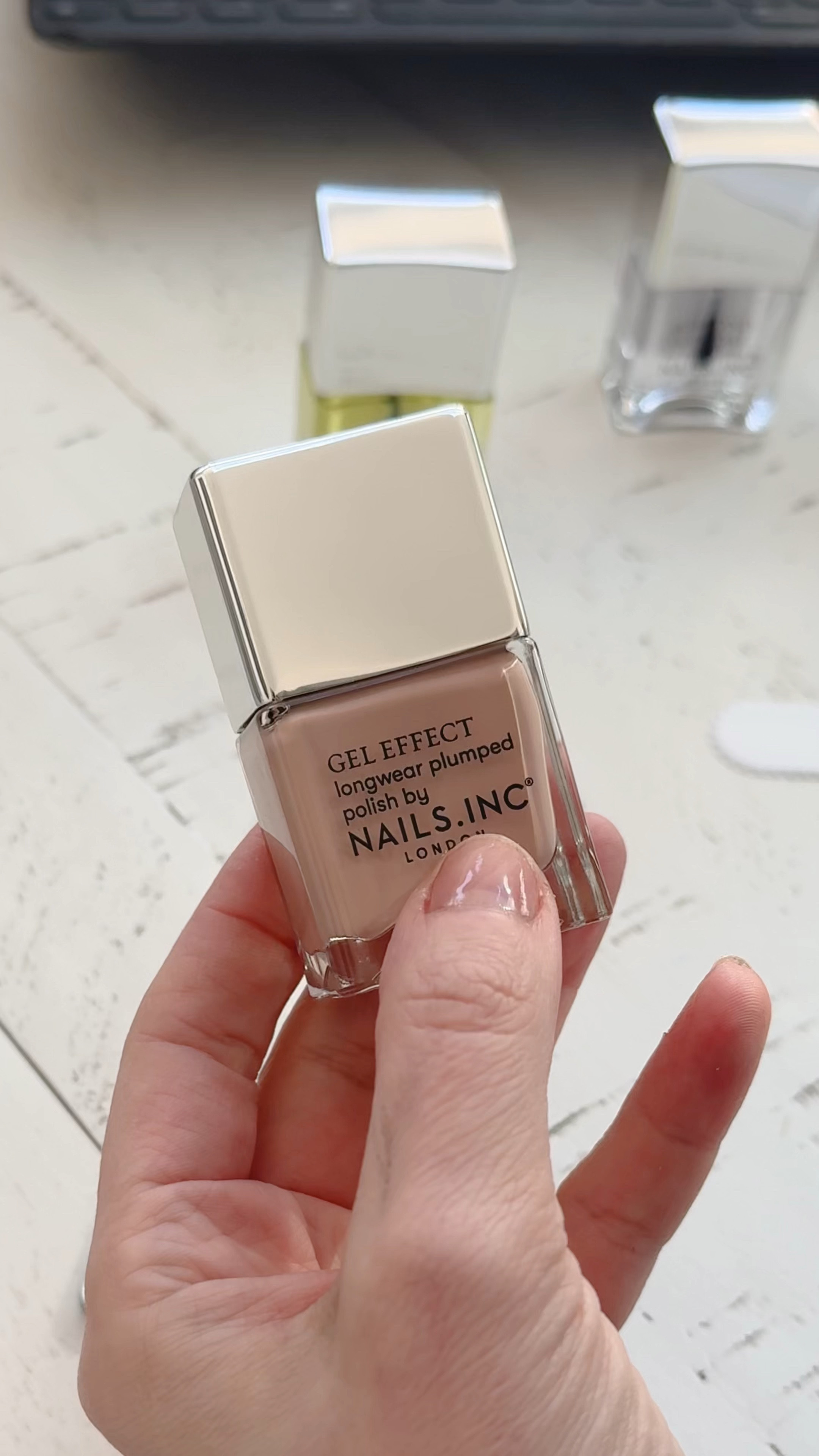 Nude nail varnish 

#LTKeurope #LTKbeauty #LTKworkwear