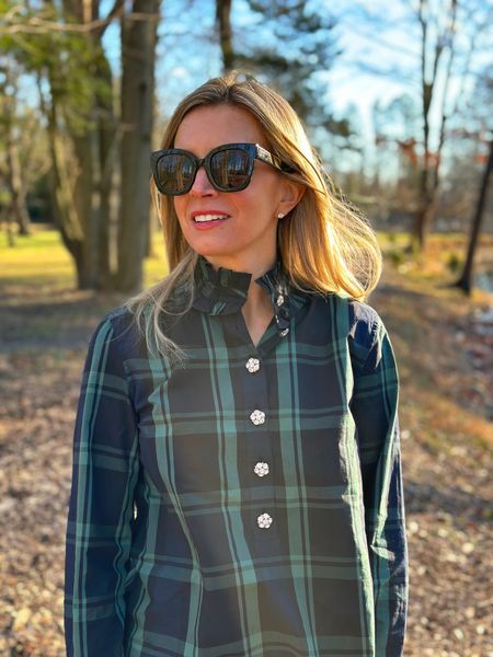 Styling this ruffle-neck blackwatch plaid popover today on PartialtoPink.com as my 30 Days of Plaid series continues 💙🌲 More festive looks to come! Full outfit details are in my ShopLTK link in my linktree {in bio} 

#LTKsalealert #LTKSeasonal #LTKHoliday