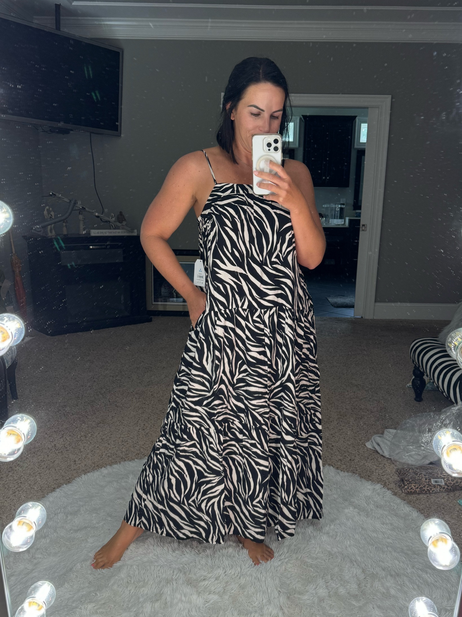 This dress is my new fav and now just $13.58! Wearing a small  

#LTKFindsUnder50 #LTKSaleAlert #LTKStyleTip