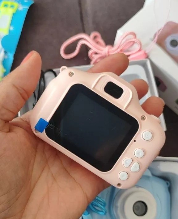 Mini câmera digital infantil.Para crianças que amam tirar fotos e gravar vídeos podendo desfrutar da diversão de tirar fotos e está câmera pode exercer bem a imaginação  das crianças, é um bom brinquedo para as crianças saírem de viagens, passeios ou registros diários. Amei e vocês? 😍

#LTKbaby #LTKbrasil #LTKfamily