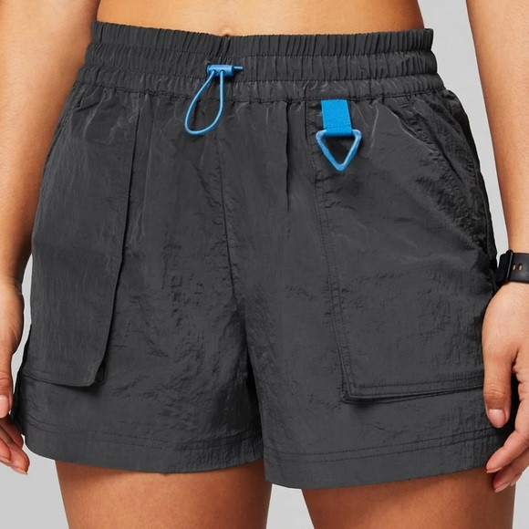 NWT Fabletics Heights Shimmer Cargo Short XXL/1X | Poshmark