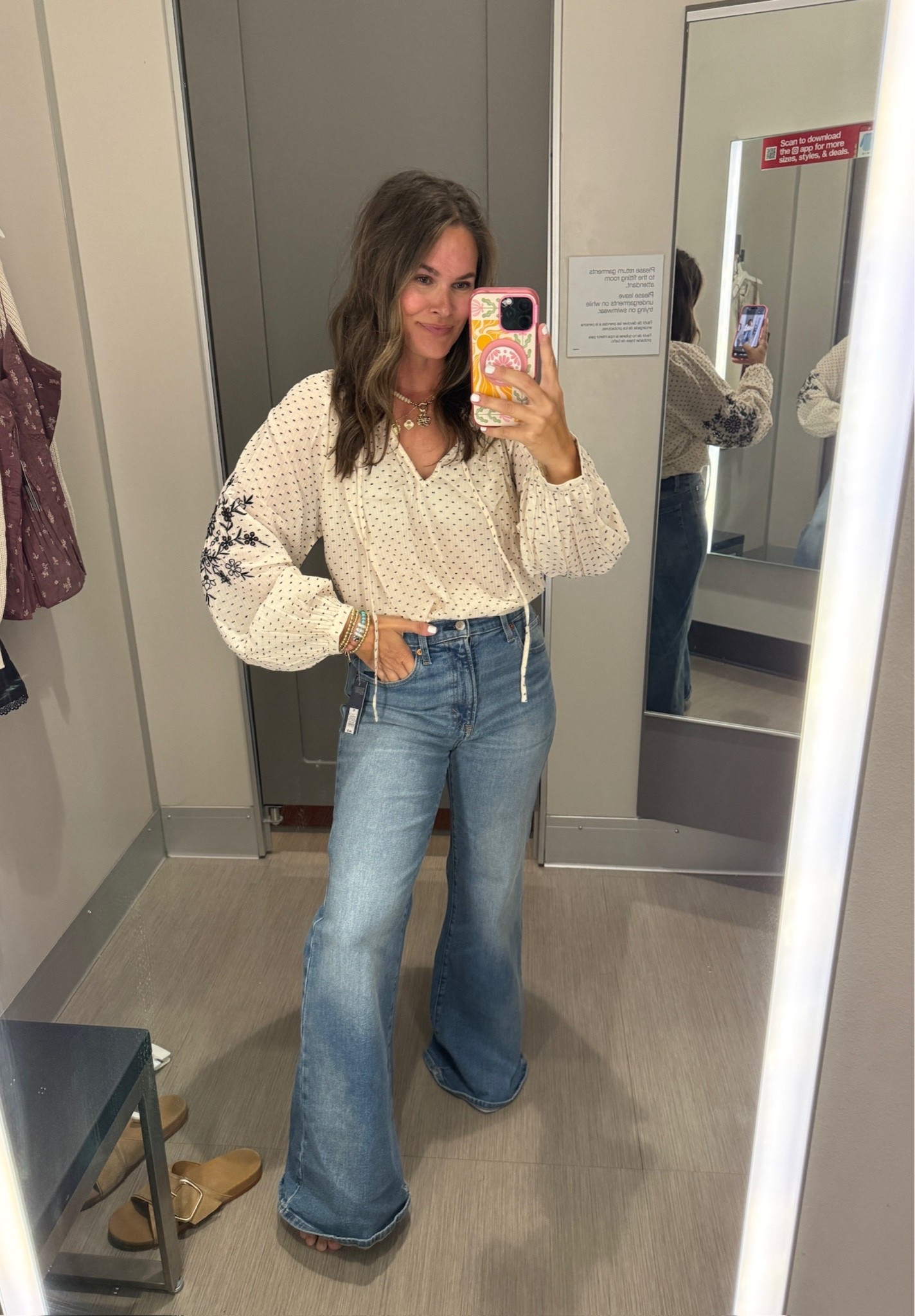 This top!! 😍 Such a pretty find to start transitioning into fall + love it with these jeans!

#LTKdayinmylife #LTKootd #LTKgrwm