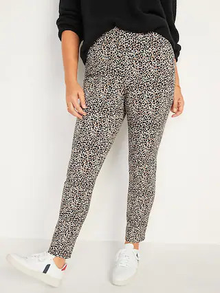 Women & Women's Plus / BottomsView on Model:Size 4Size 12Size 18 | Old Navy (US)