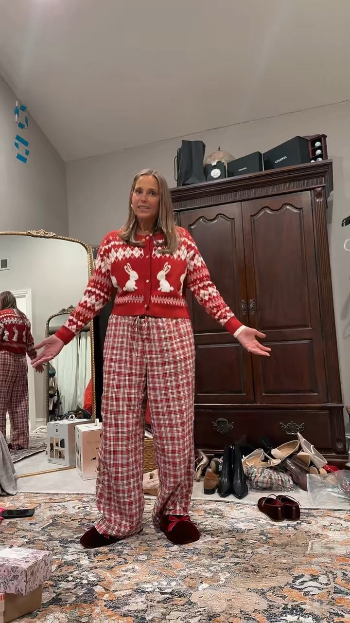 Cutest going home after a long days work OOTD

#LTKootd #LTKHoliday #LTKOver40