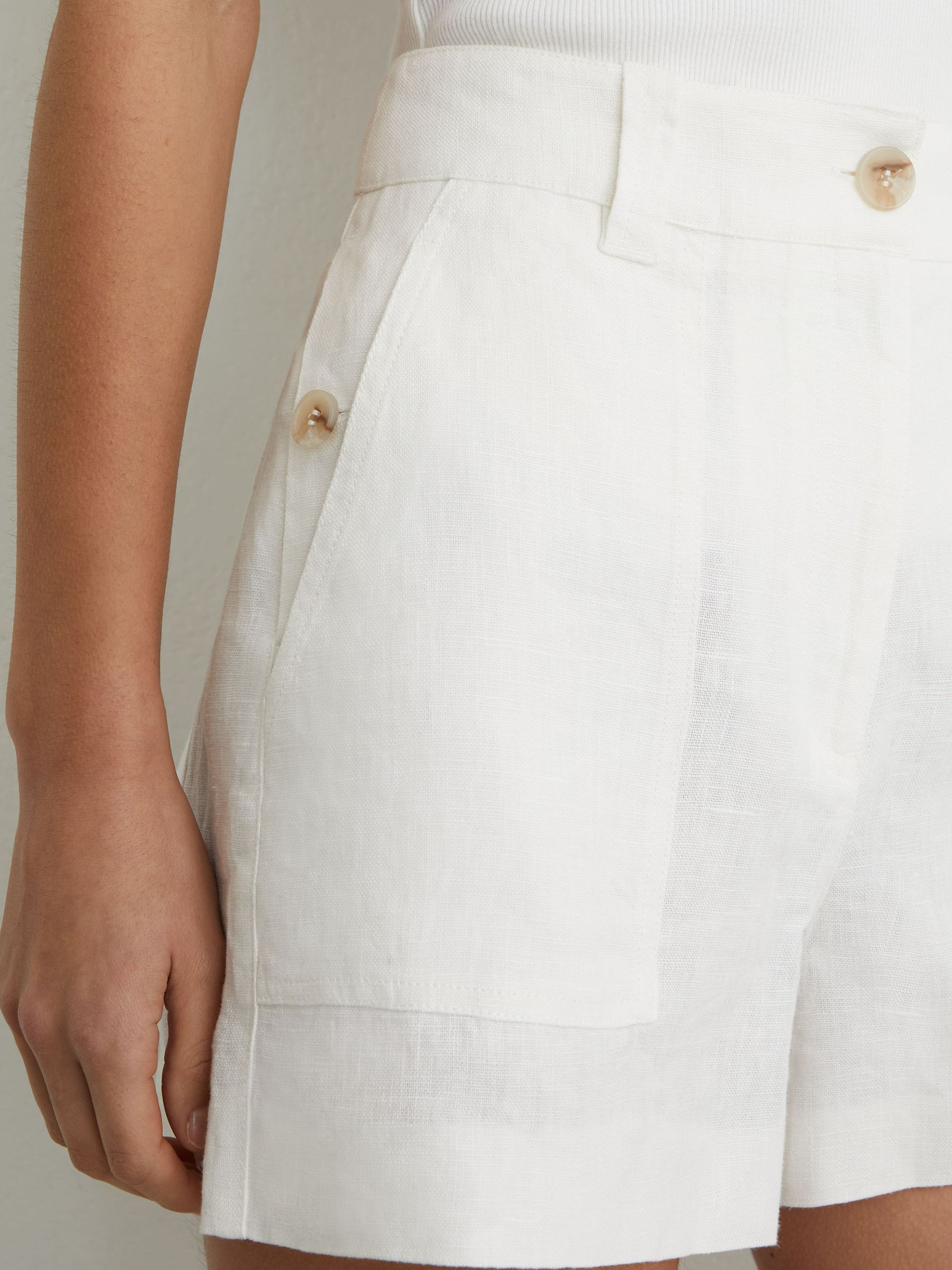 Reiss Linen Chambray Shorts in White - REISS | Reiss UK
