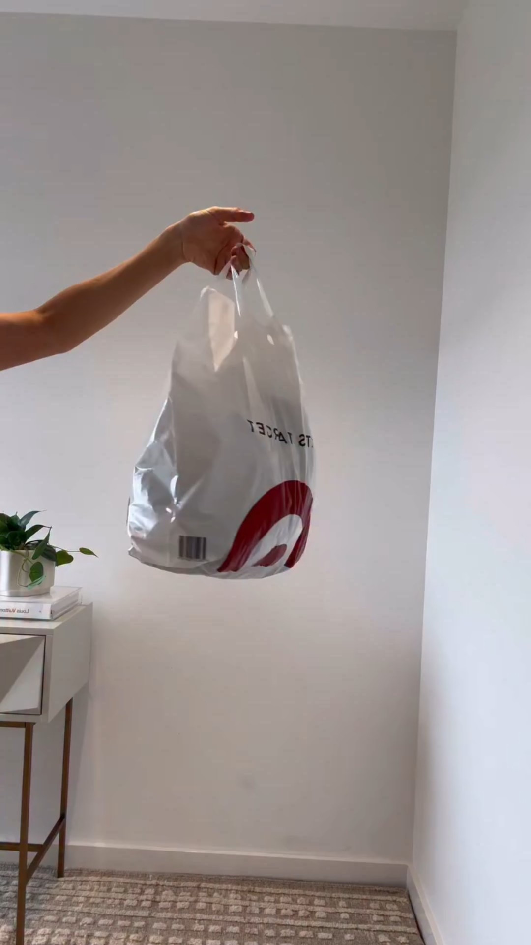 Had a client spend close to $300 in target and this is what we picked up and did with them

This client didn’t want to spend a lot on updating her wardrobe given she was in between fluctuating sizes so needed outfits to tide her over and would fit the bill for work and social occasions. That’s also the reason we went for tops that allowed for ample room.

A reminder to think through what you buy and how you’ll wear it. That was this clients biggest struggle with shopping. She has previously purchased garments not really thinking through what’d she’d wear them with hence leaving her with random items and not whole outfit solutions. It’s also the reason she wore a small % of what she actually owns. 
6 pieces with minimum 9 different outfits 🙌

If your keen on any of these pieces you can comment TARGET and I’ll DM you the exact ones