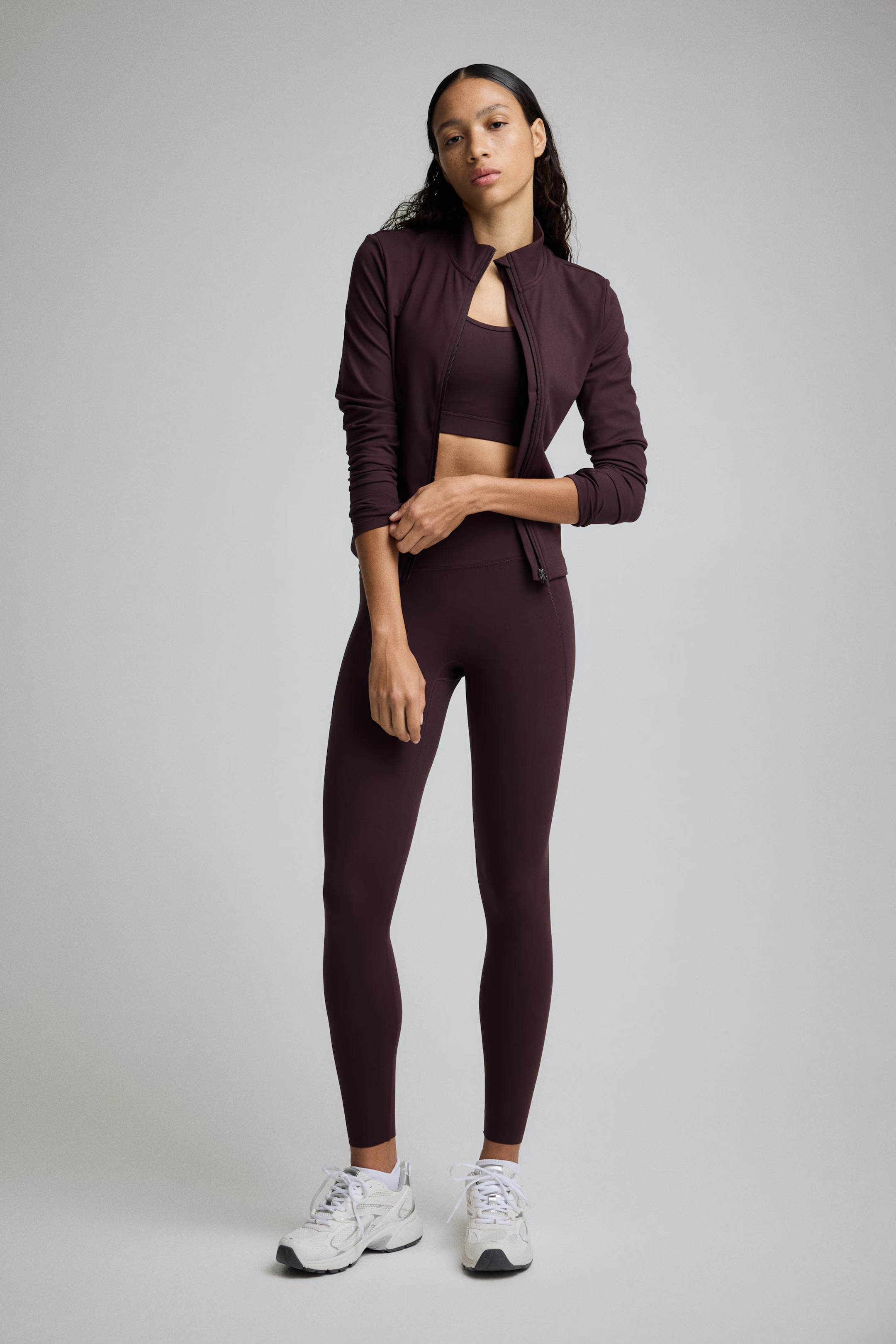 Pocket-detail sports leggings with SoftMove™ | H&M (UK, MY, IN, SG, PH, TW, HK)