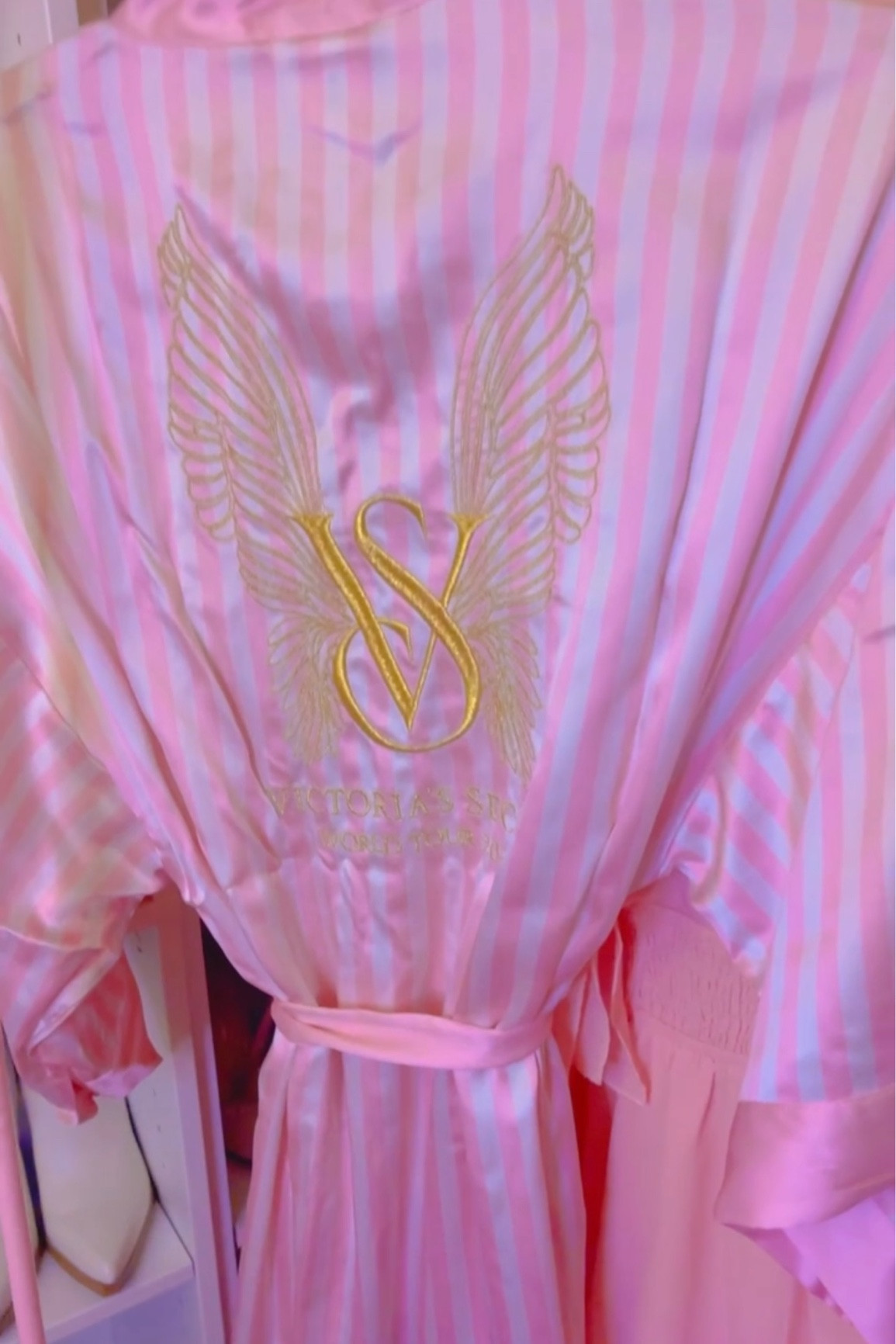 Victoria's Secret The Tour '23 Iconic Pink Stripe Robe, Women's