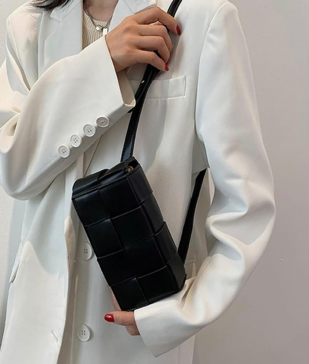 For my upcoming trip to Colombia I want to keep my essentials secured on my body. This bag will be perfect.,