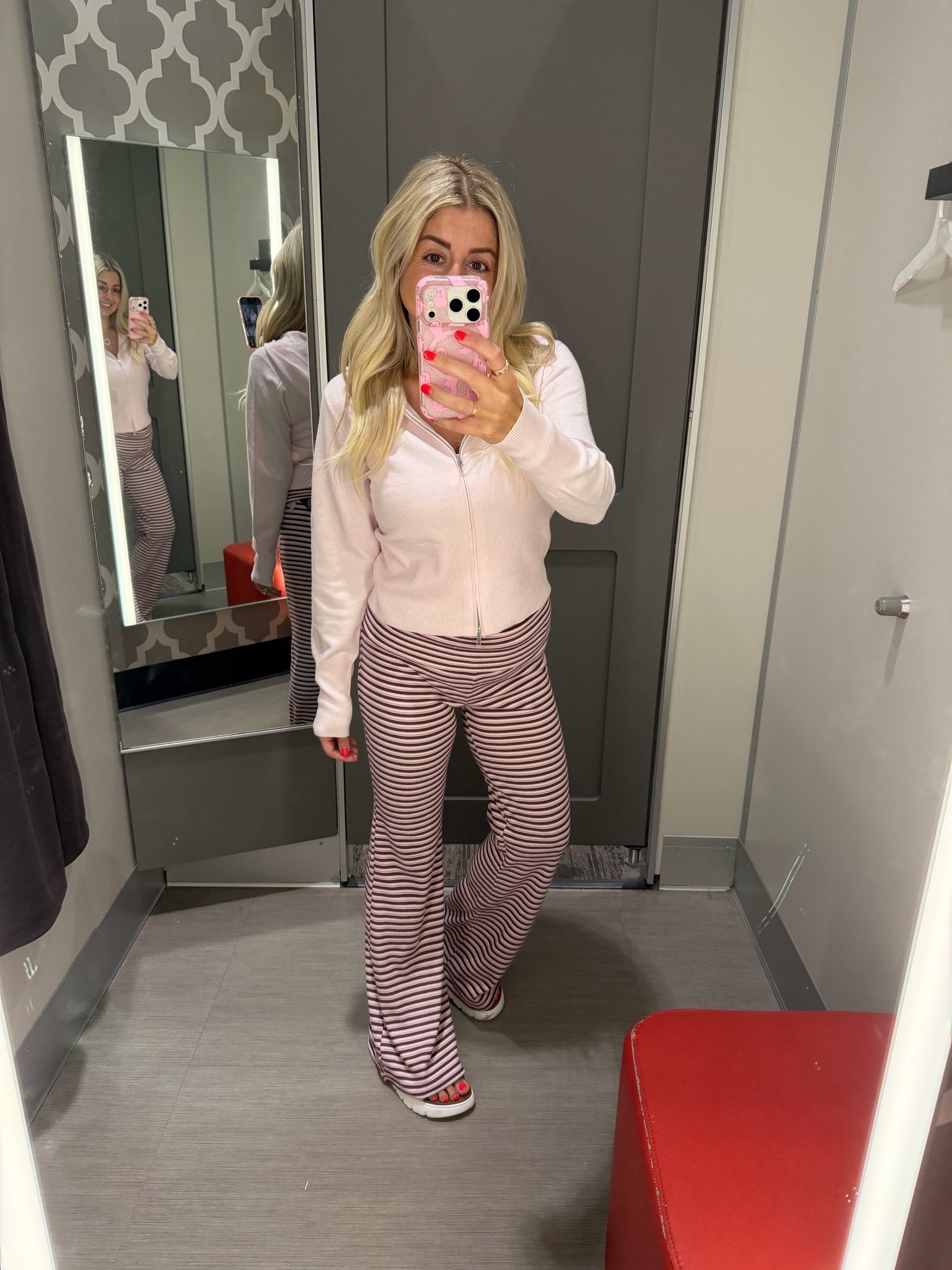 New @Target outfit
Size xs
Sandals tts
Fall outfit