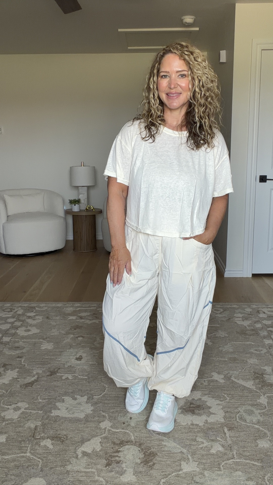 Size large in everything

#LTKMidsize #LTKPetite #LTKOver40