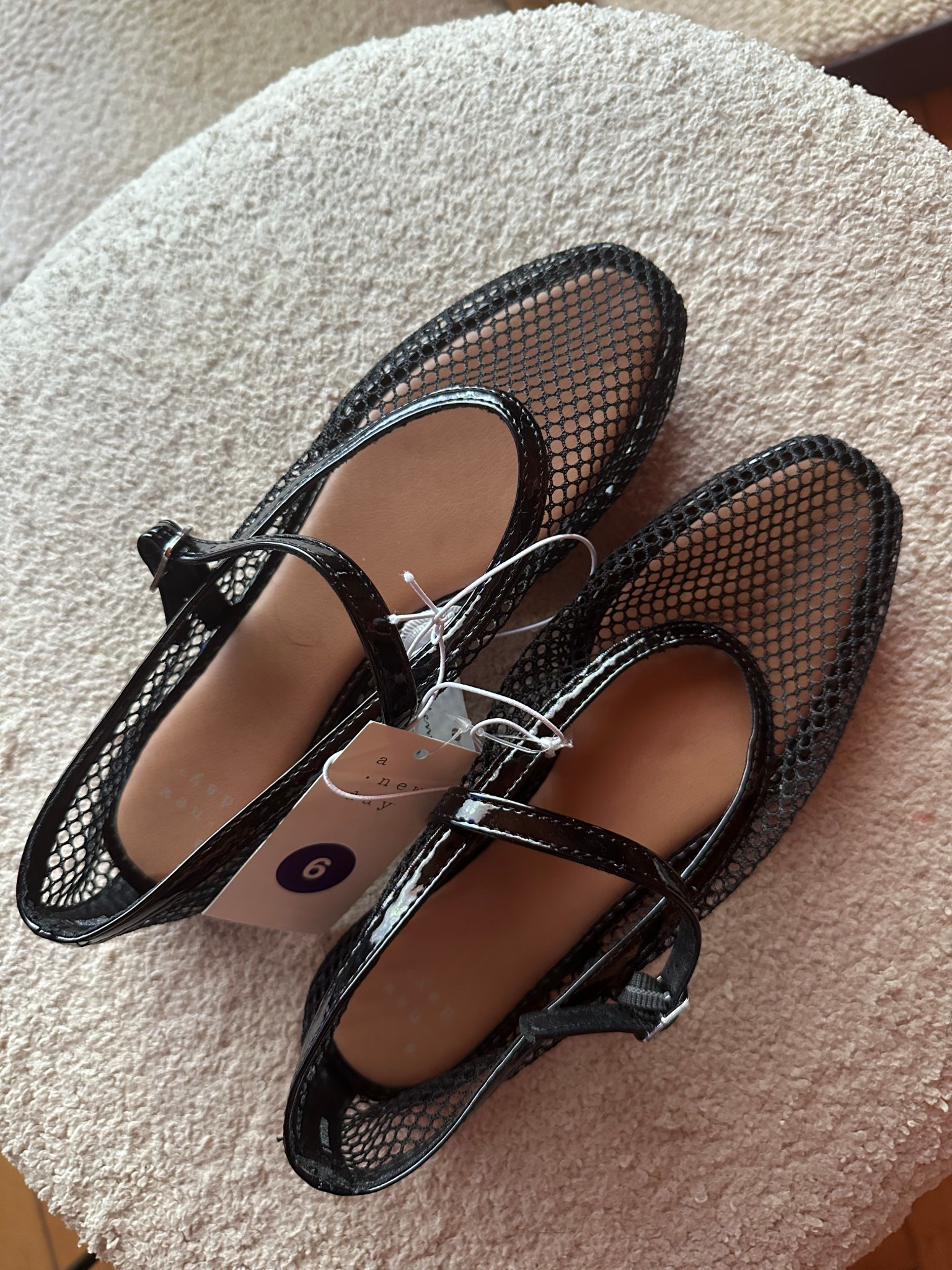 Decided to give this trend a try! Mesh ballet flats in black. I’m usually a 5.5 or 6 in women’s, I decided to go with a 6!

#LTKWorkwear #LTKFindsUnder50 #LTKShoeCrush