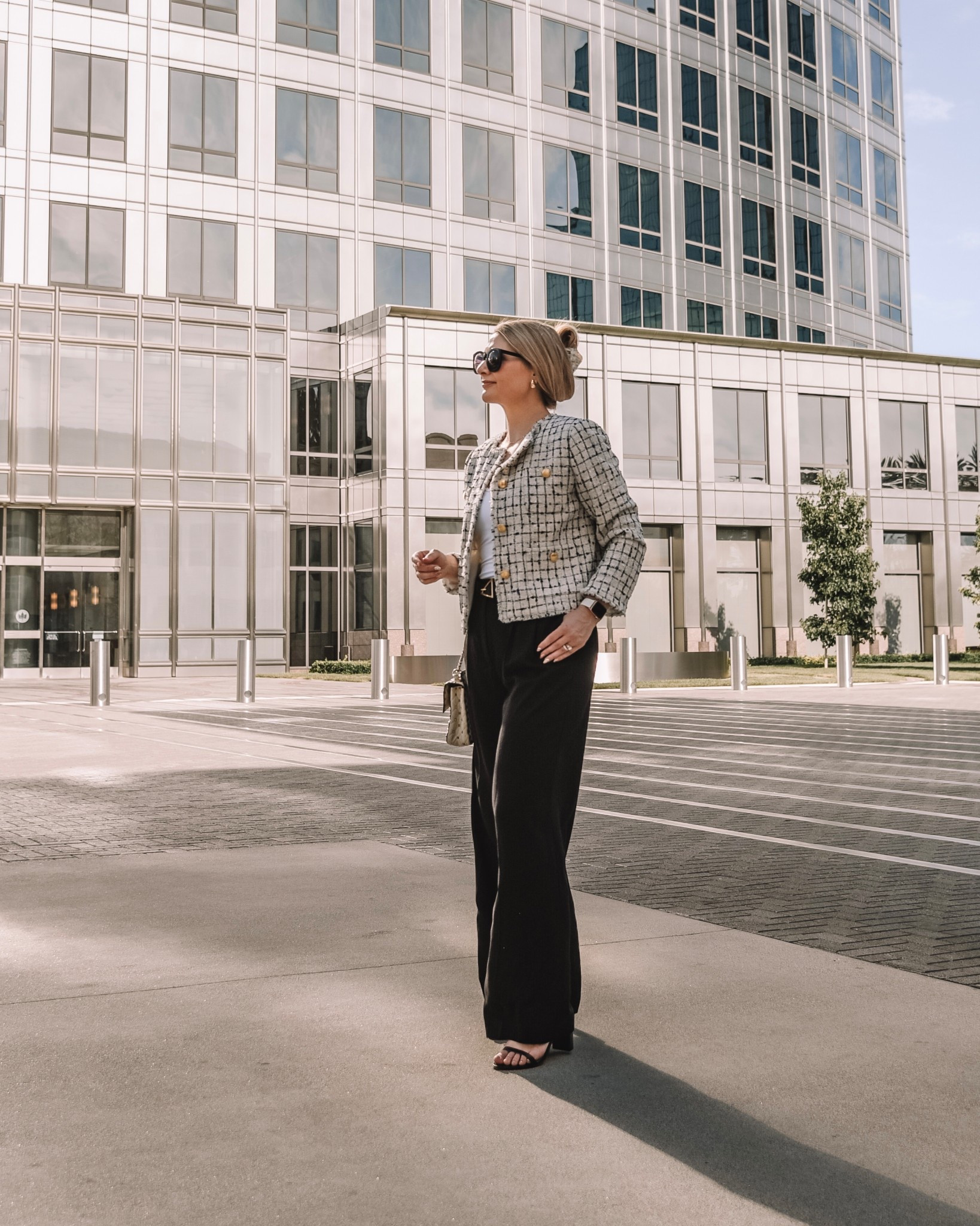 40% off wide leg pleated pants that are super comfy and lightweight. Can be dressed up or down, wearing a 6 and they run TTS 

#LTKFindsUnder100 #LTKSaleAlert #LTKWorkwear