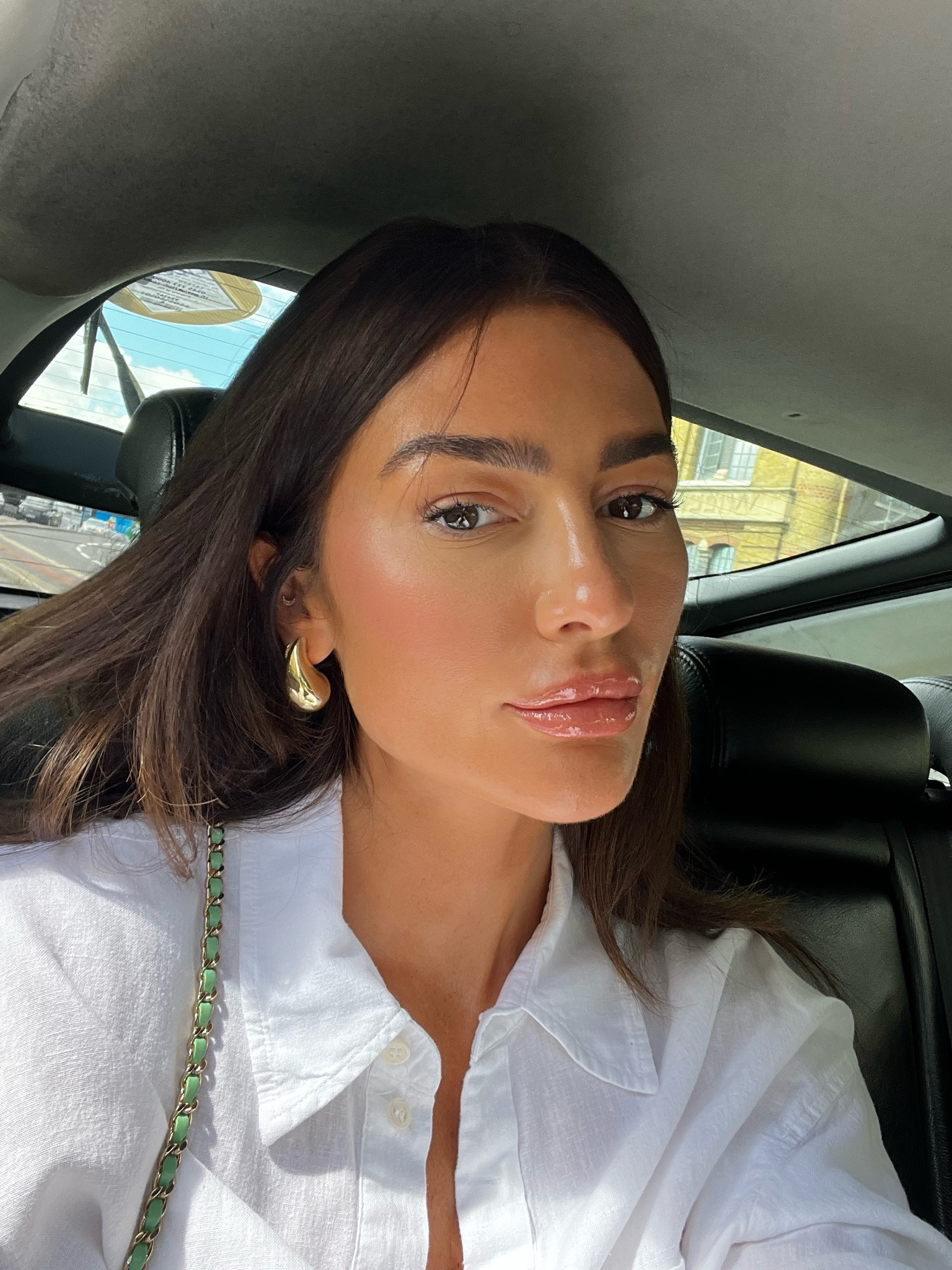 I recently changed my skincare routine and my skin has never been so glowy and smooth. My texture has improved so much so I thought I would share with you. 