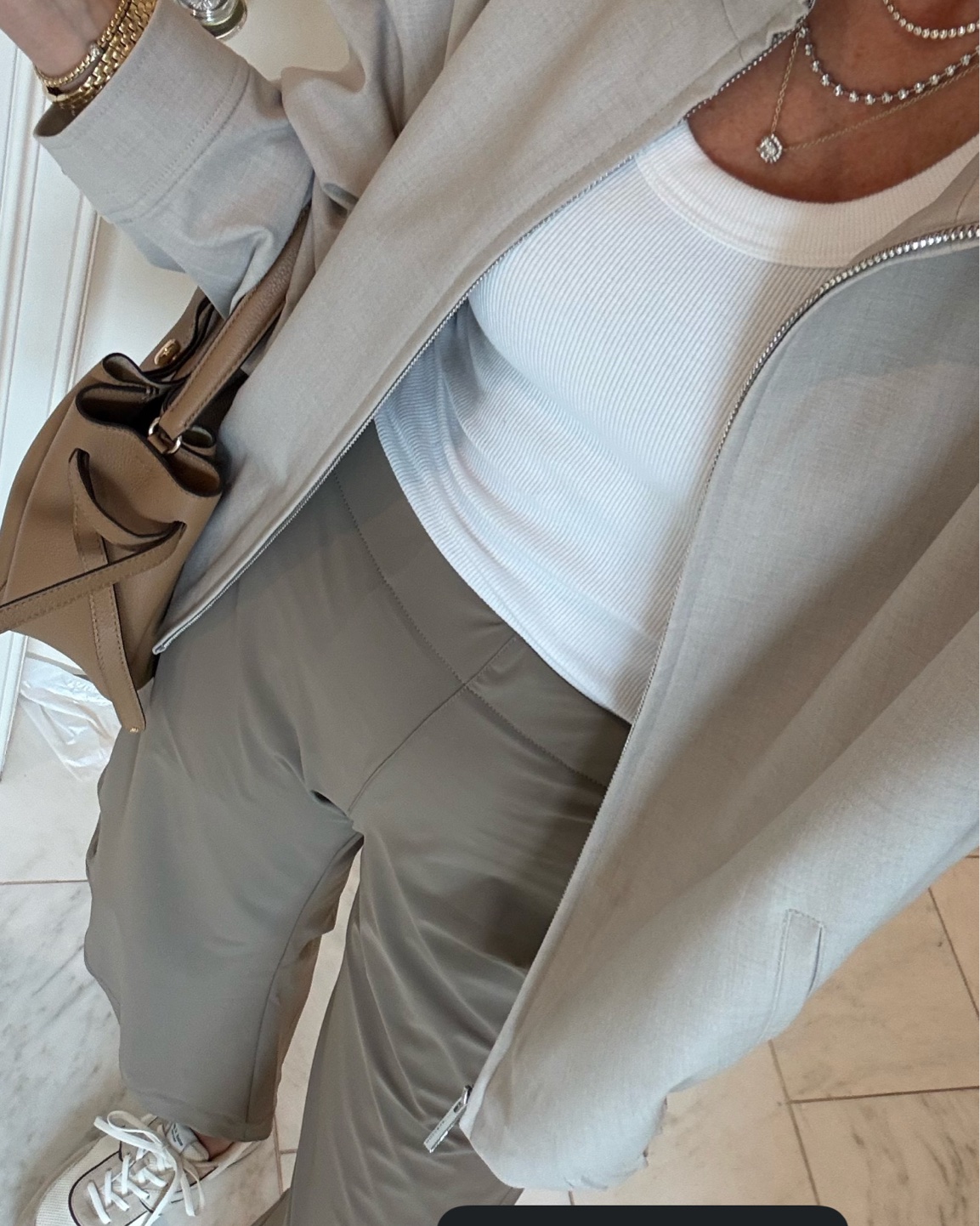Finally got my hand on the viral Rutie pants and they are worth the hype! 
Comfortable, flattering, love, elastic waist, I like the flat front waistband, machine was washable and wrinkle resistant. I suggest sizing up one size, I'm usually a 2 and need a size 4 - I'm 5'7 for reference