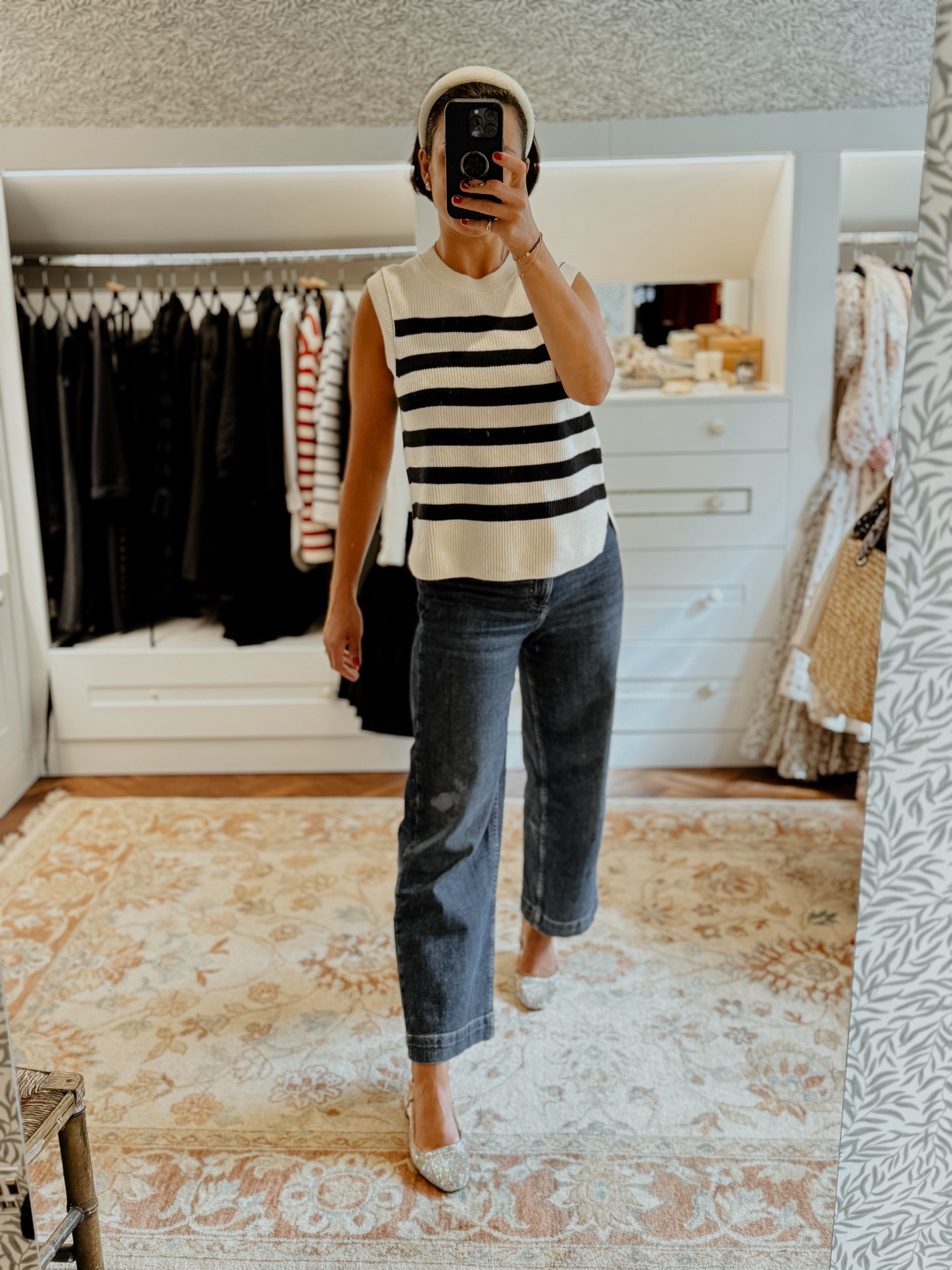 Plane outfit ✈️ wide leg comfortable cropped jeans