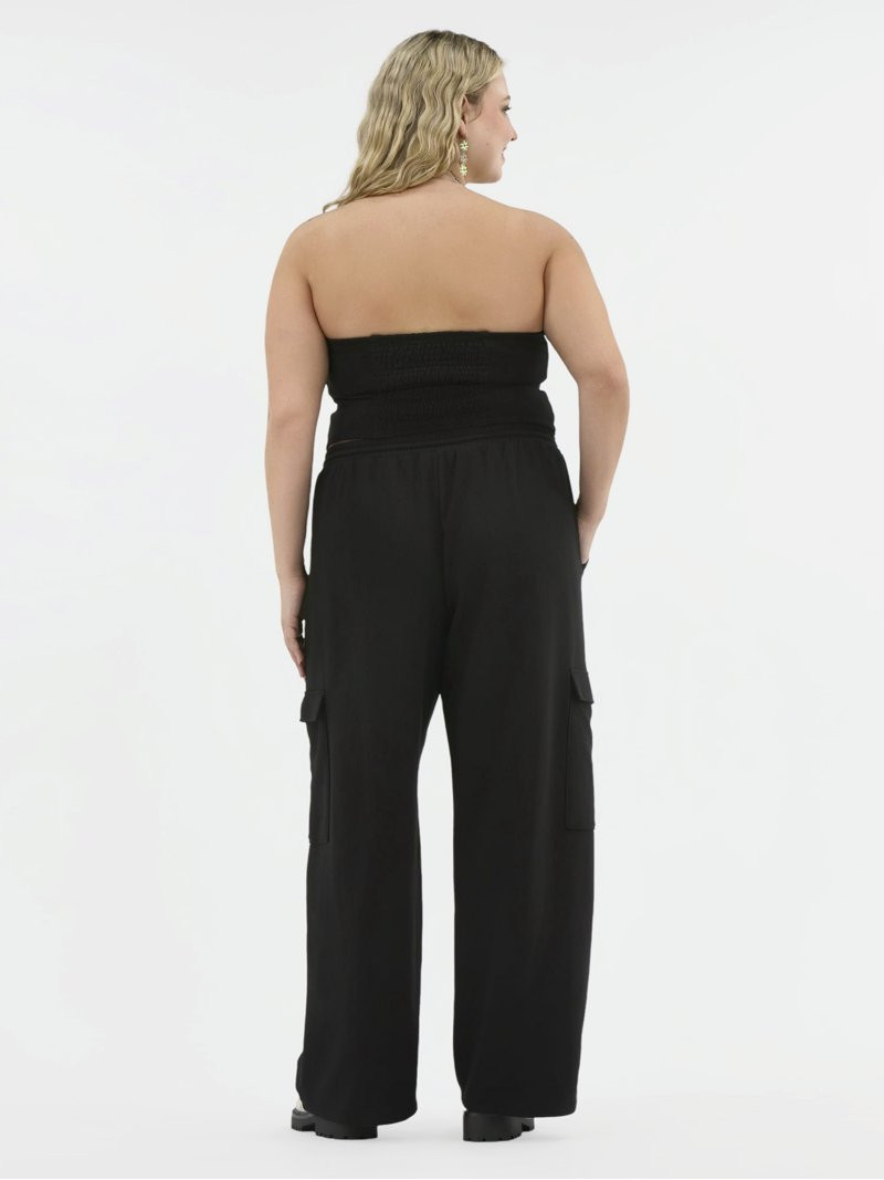 No Boundaries Tube Top and Cargo Sweatpants Set, 2-Piece, Women's | Walmart (US)