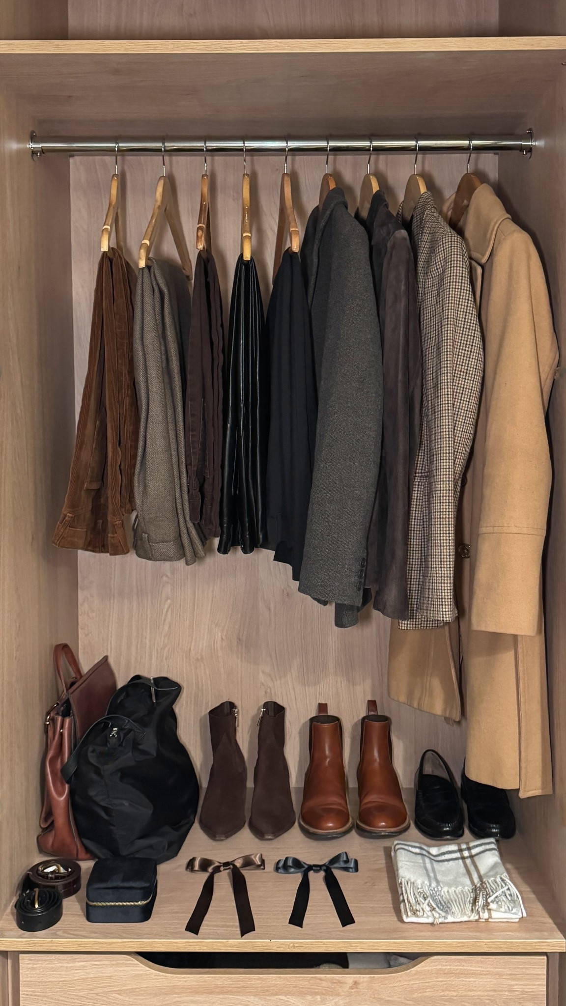 Winter wardrobe - classic, timeless piece for the perfect capsule wardrobe for fall and winter. 

Brown, black, tans are easy to mix and match to create endless outfit options. 

Leather, suede, corduroy, wool, blazer, boots, loafers, winter travel outfits, travel wardrobe, Christmas markets, winter Europe outfits, Europe packing

#LTKTravel #LTKootd #LTKFindsUnder100