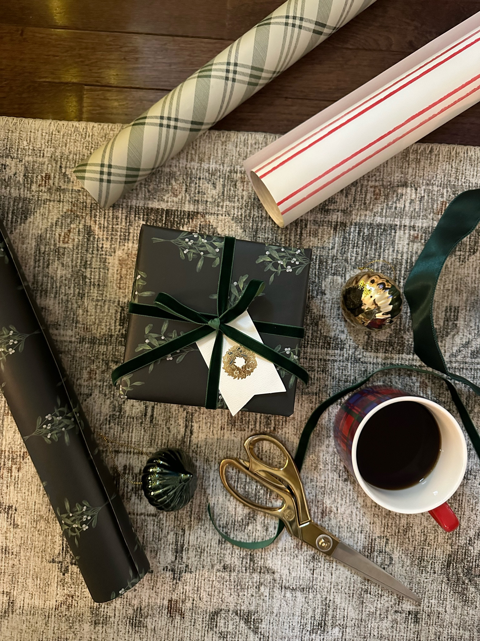 The art of gift wrapping 

#LTKSeasonal #LTKHoliday #LTKstyletip