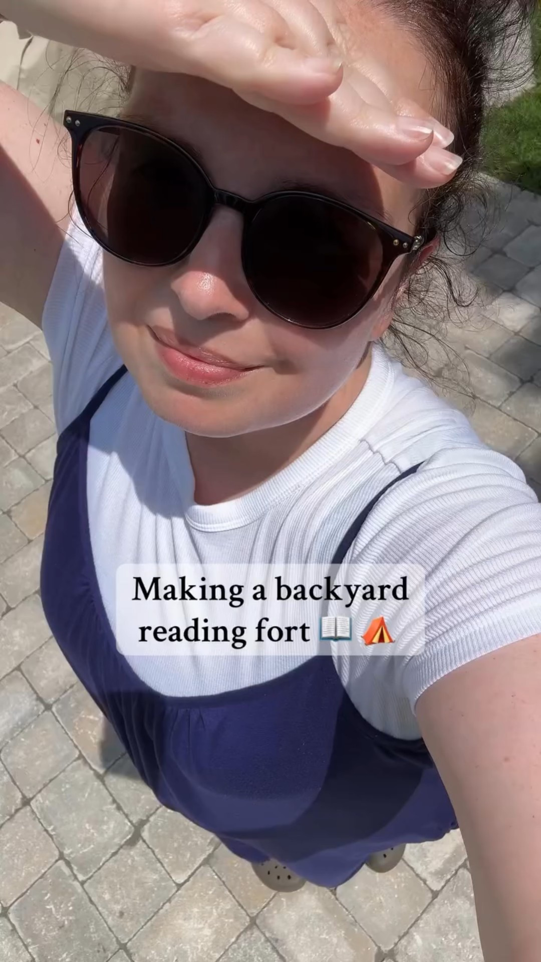 This is my official pitch to bring back the art of building forts. 📖 ⛺️ 

Grab a snack, a book and come play introverted mermaids!

#howihaven #readingcorner #backyardoasis #readingnook #homebodyclub #tog #diyhomeprojects