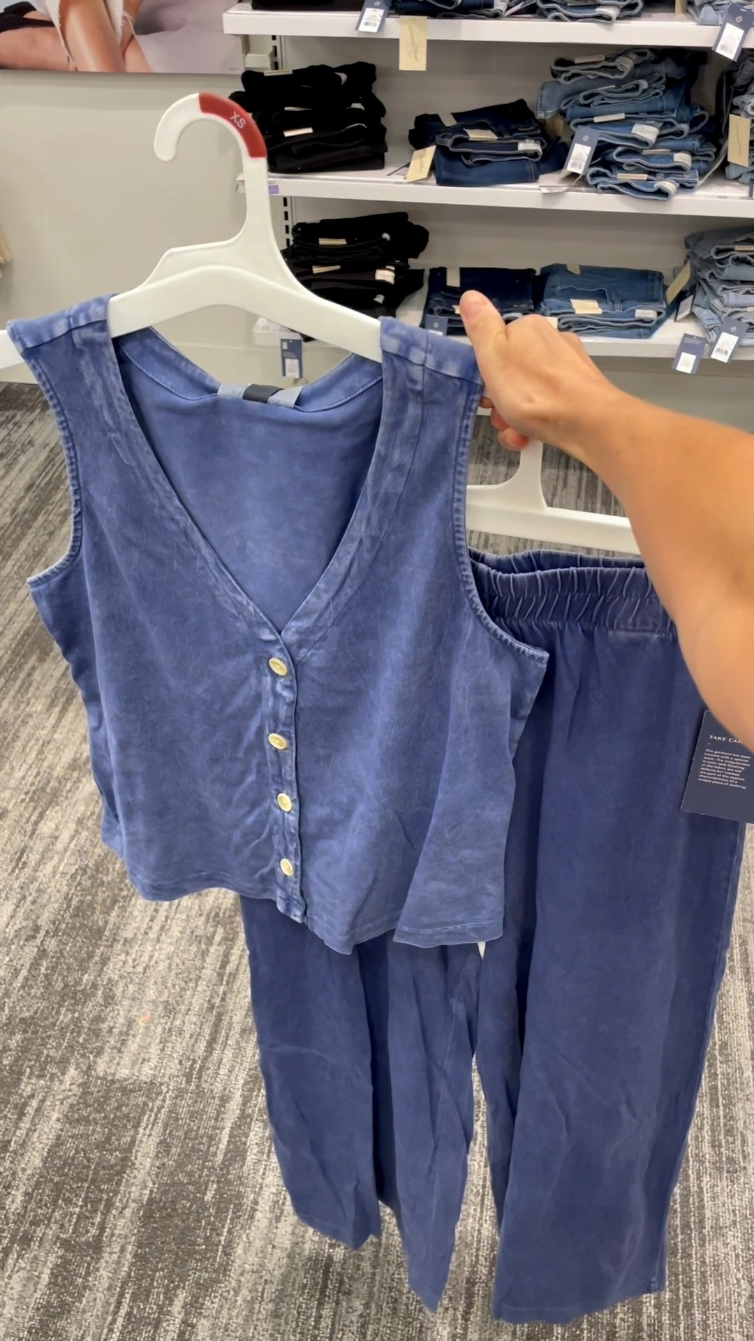 I’m sorry is this @Target or FP 👀 Comfy loving ladies this one’s for you 🫶🏻💙 This set is seriously so soft and feels like pjs but gives off an elevated vibe