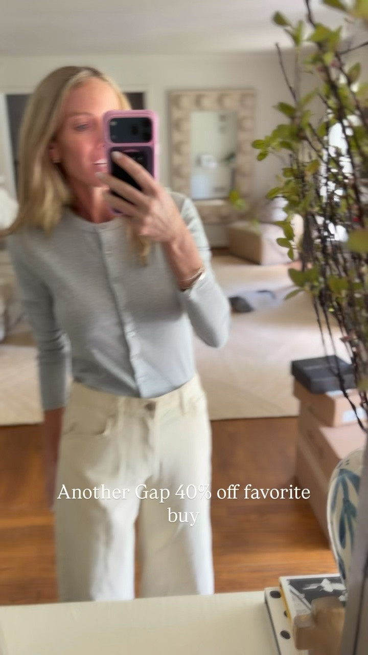 40% off GAP friends and family sale! Plus extra 20% with code ADDON …. 

@gap #gappartner #howyouweargap