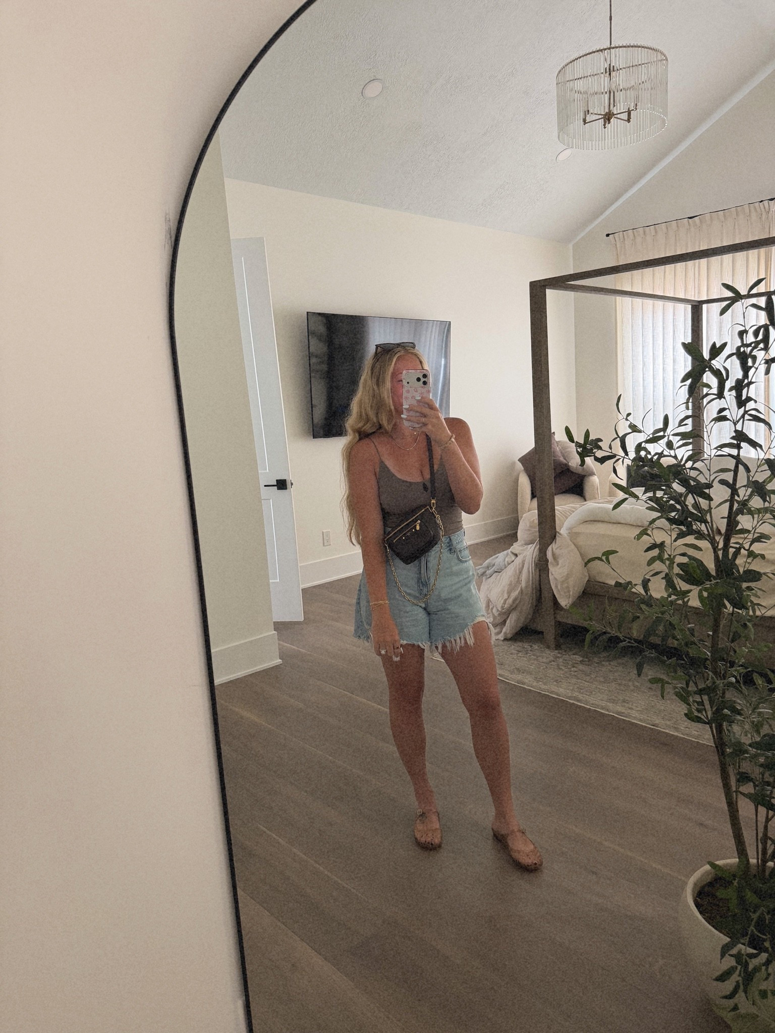 ootd 🤍✨🚙

#LTKootd #LTKmomlife #LTKgrwm