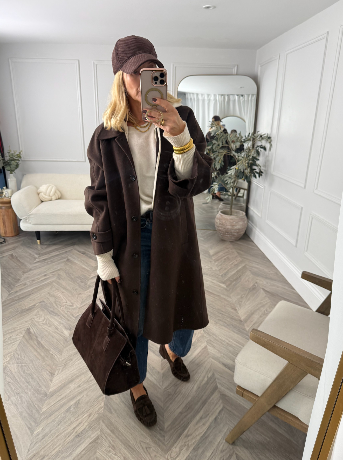 A busy Sunday OOTD from myself im in the car but its also blooming cold outside so heres how im doing comfy casual! 

 #LTKuk #LTKwinter #LTKstyletip