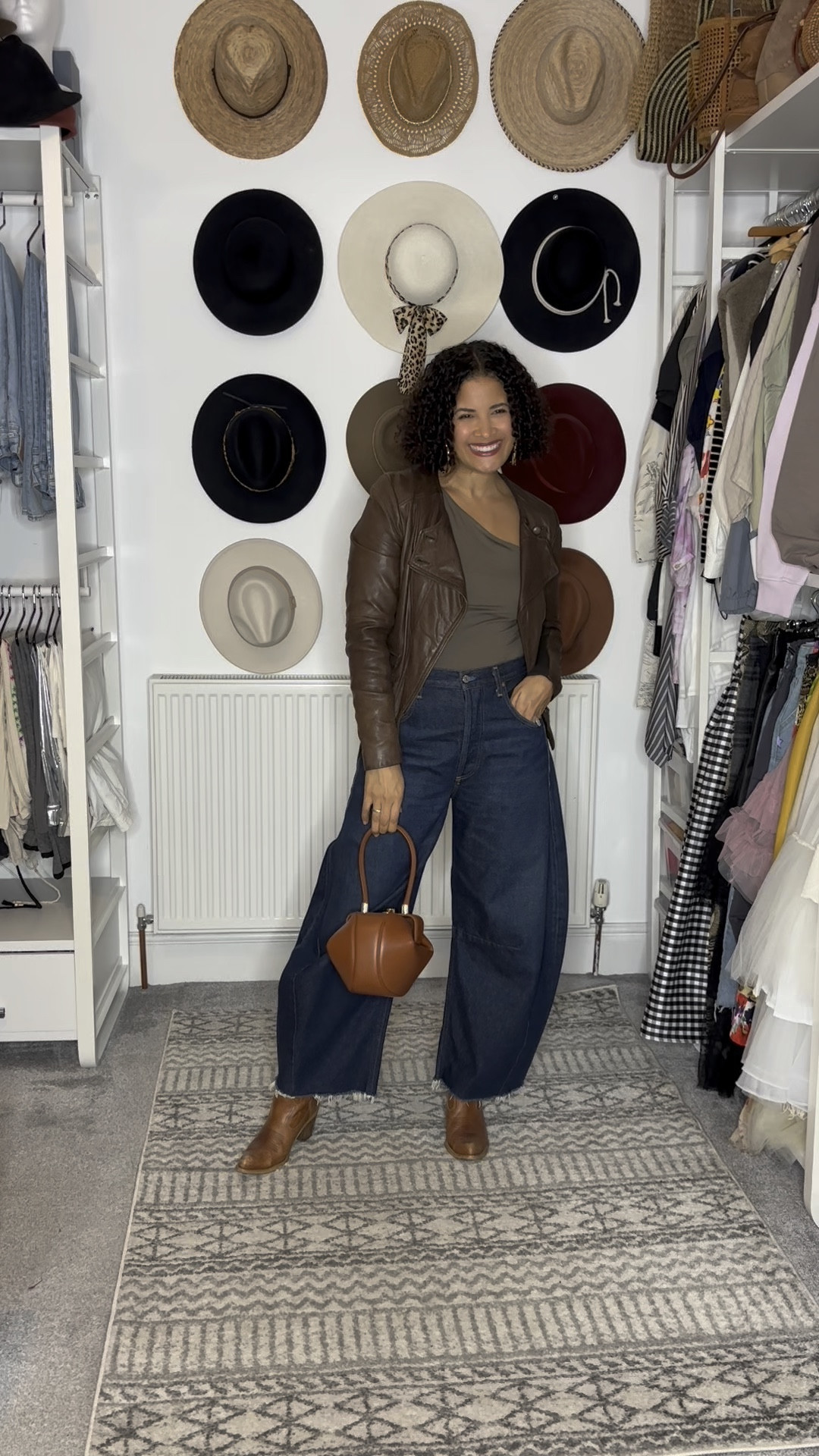 Horseshoe jeans, barrel jeans, 

#LTKeurope #LTKgrwm #LTKstyletip