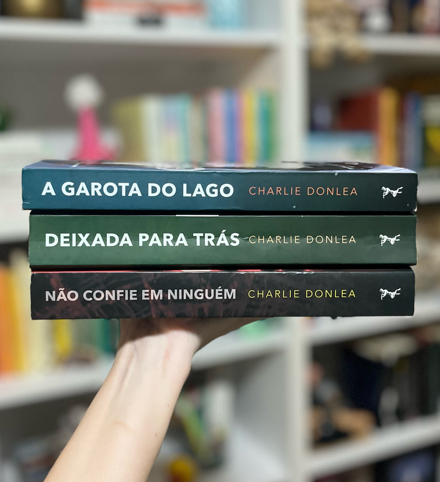 Leituras obrigatórias pra quem ama thrillers, impossível não amar odiar Charlie Donlea #booklovers

#LTKbrasil