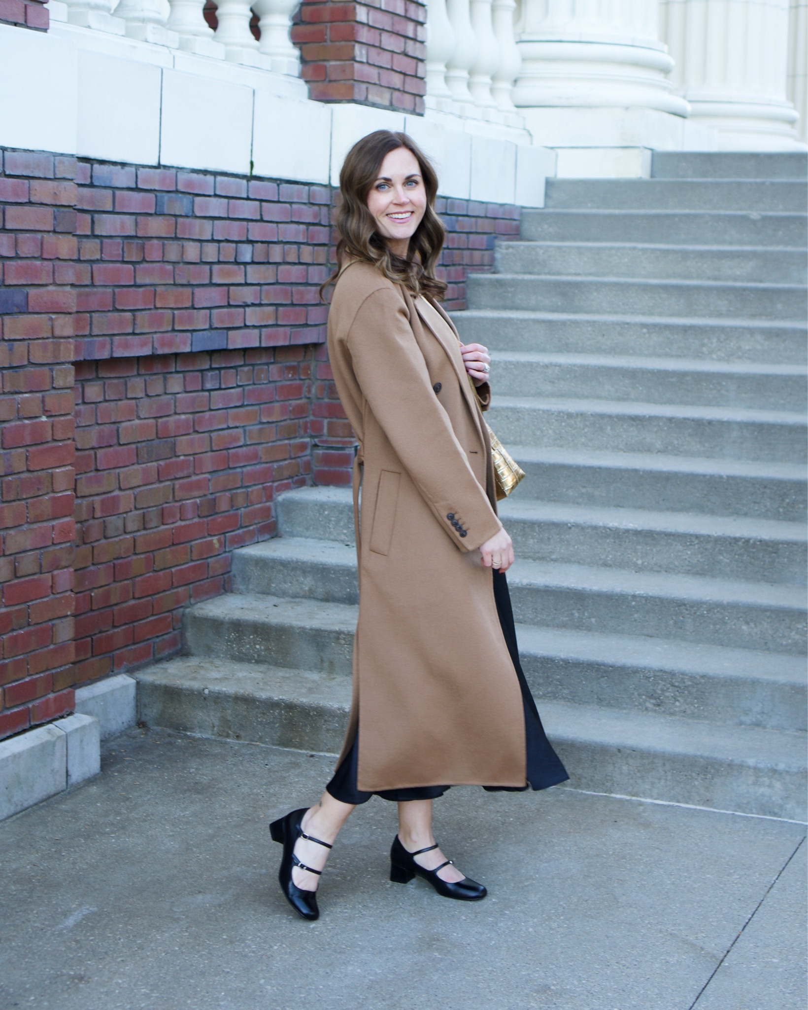 Get 30% off with Madewell’s Black Friday Sale!
Black top, size XS
Black skirt, size 0
Camel coat, size xxs
Cream sweater, size XS
Cropped peacoat, size XS
Jeans, size 25
I went down a half size in both shoes
@madewell #madewell #madewellpartner #ad #gifted


#LTKOver40 #LTKHoliday #LTKCyberWeek