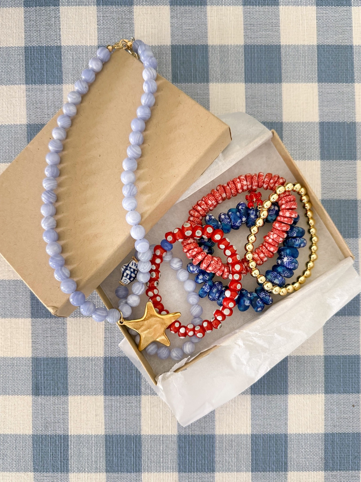 A new batch of my favorite stackable bracelets! I have so many of these that I actually bought an organizer to keep them all in. Code KATI15 can be used at checkout for Kylie + Bryn. ❤️