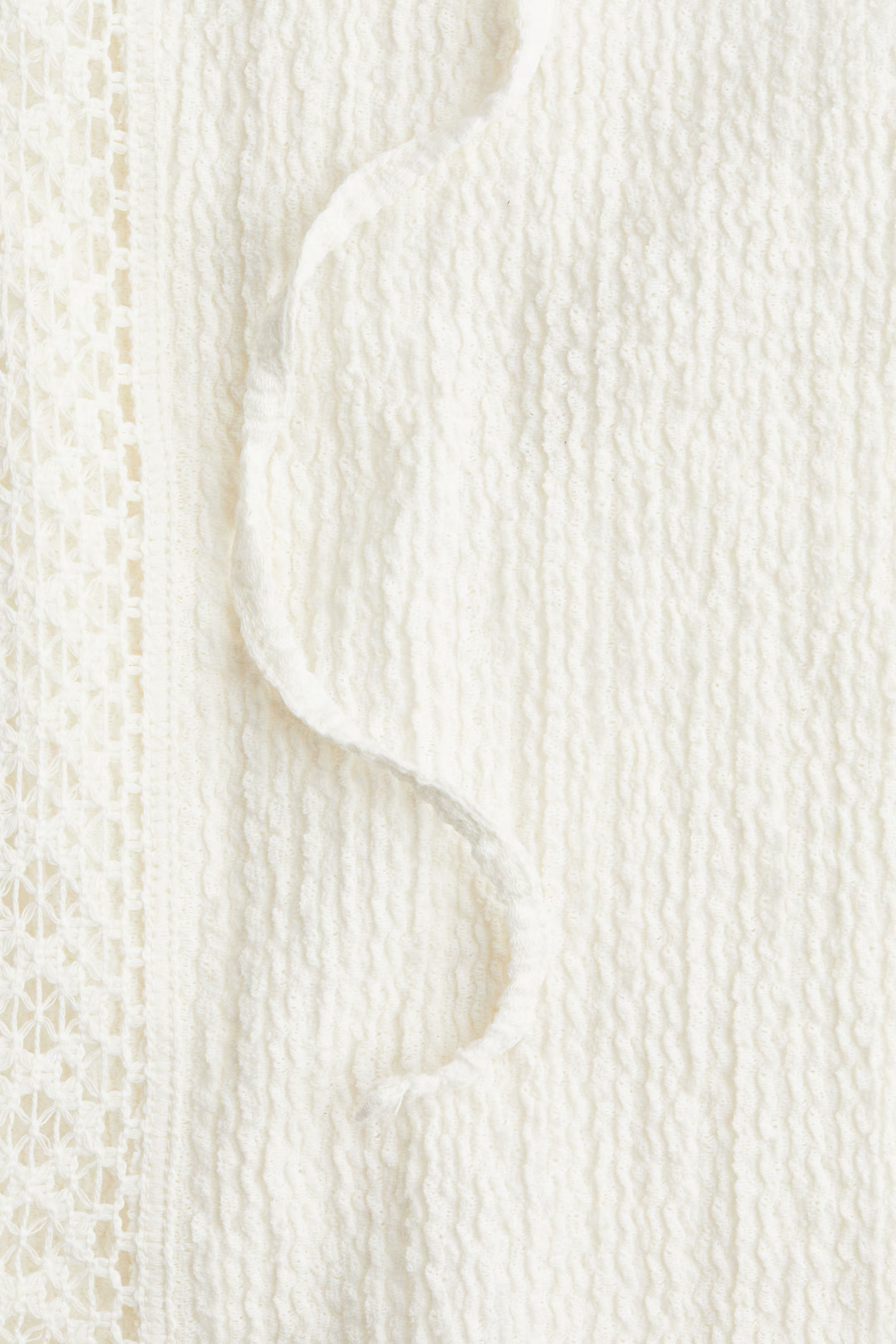 Textured halterneck top | H&M (UK, MY, IN, SG, PH, TW, HK)