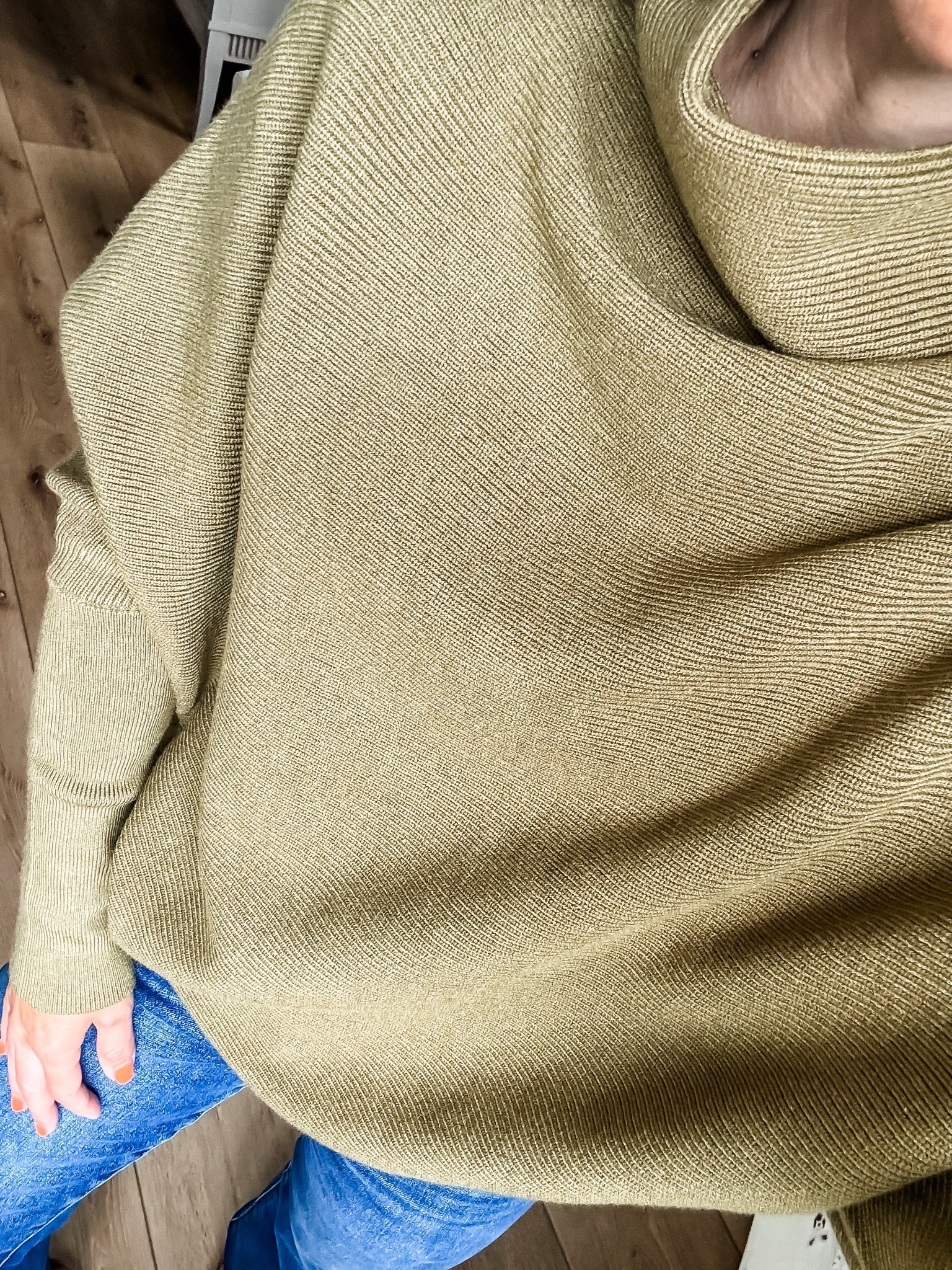 25% off $150+ @socialthreads w/ code FP26. 

Top small. Jeans 25.

#LTKOver40 #LTKSaleAlert