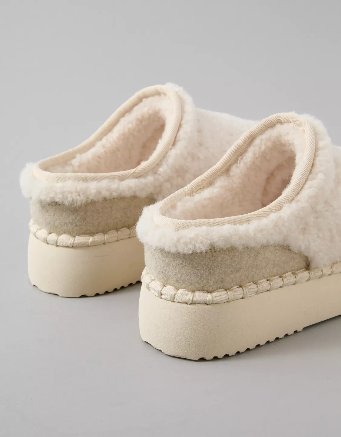 AE Sherpa Scuff Slide | American Eagle Outfitters (US & CA)