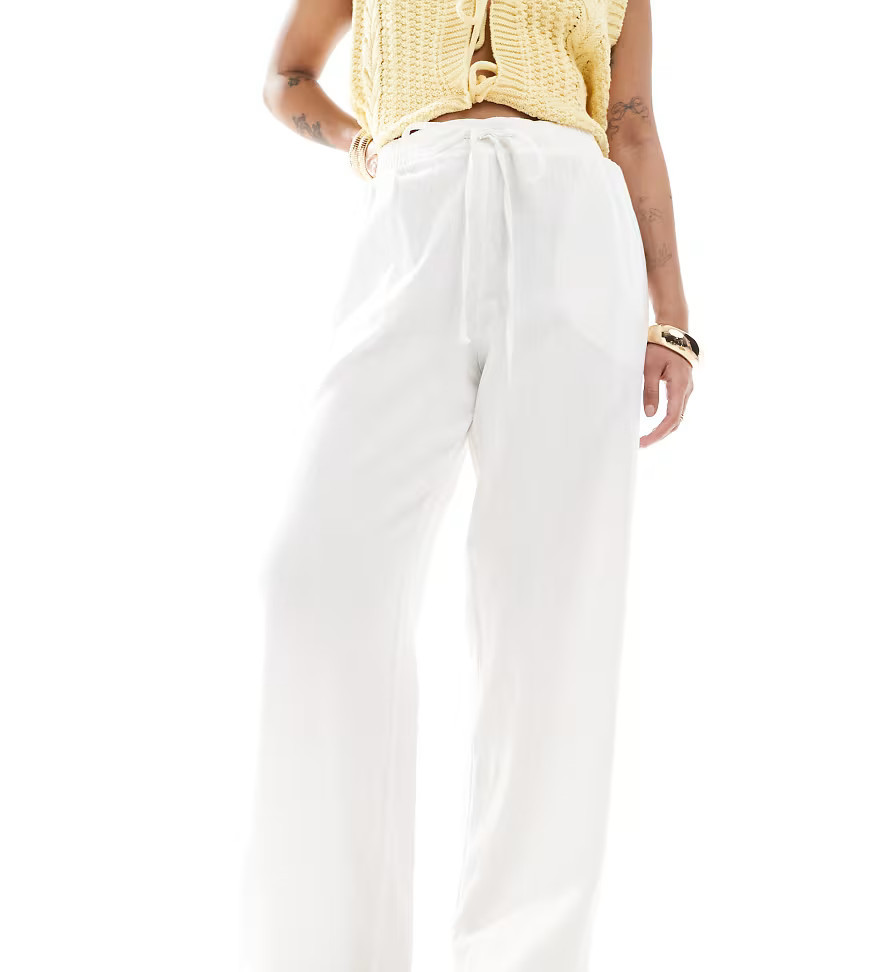 New Look Petite linen wide leg pants in white | ASOS (Global)