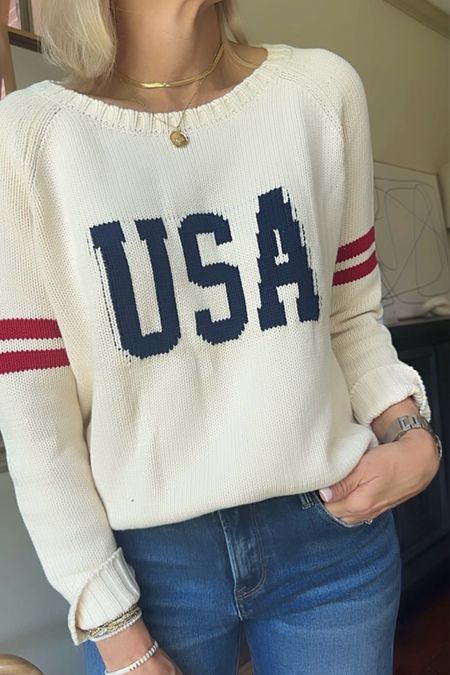 The vintage feel of this USA sweater is everything!

With Memorial Day coming up and Fourth of July sometimes it’s hard to find great USA or Americana graphic wear. These fines are fantastic. 

Social threads 

#LTKSeasonal #LTKGiftGuide #LTKover40