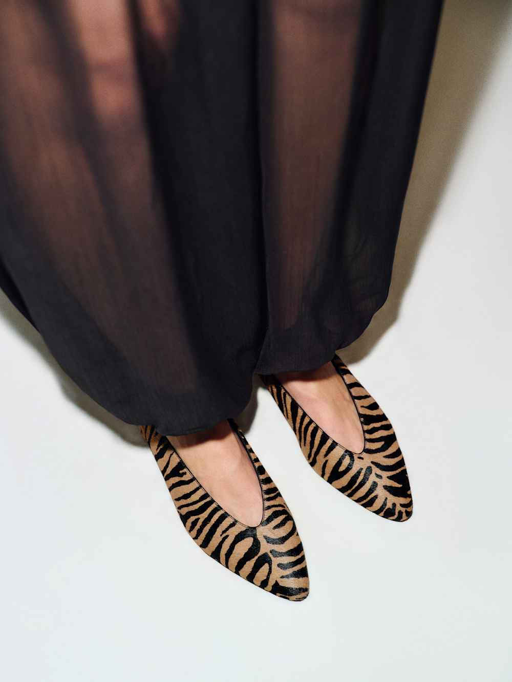 Calista Flat | Reformation (Global)